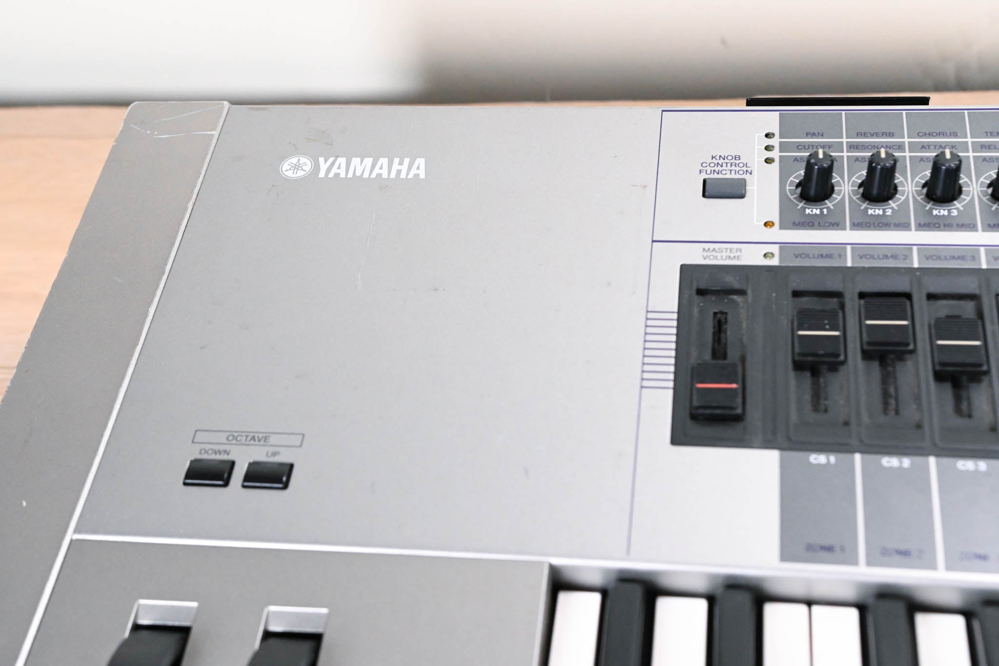 Yamaha Motif 6 61-Key Keyboard Workstation Synthesizer