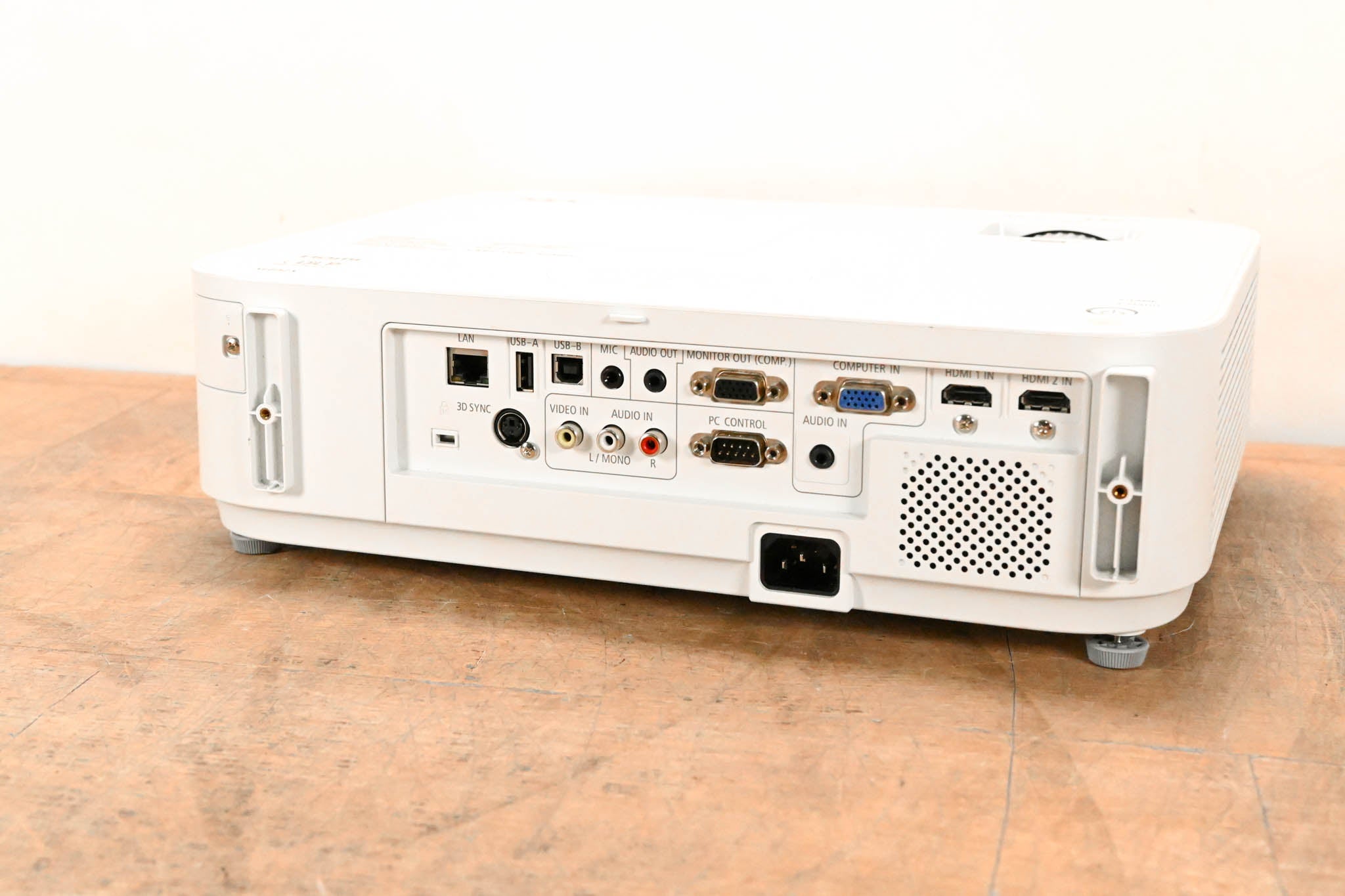 NEC NP-M402X 4,000-Lumen XGA Conference Room Projector