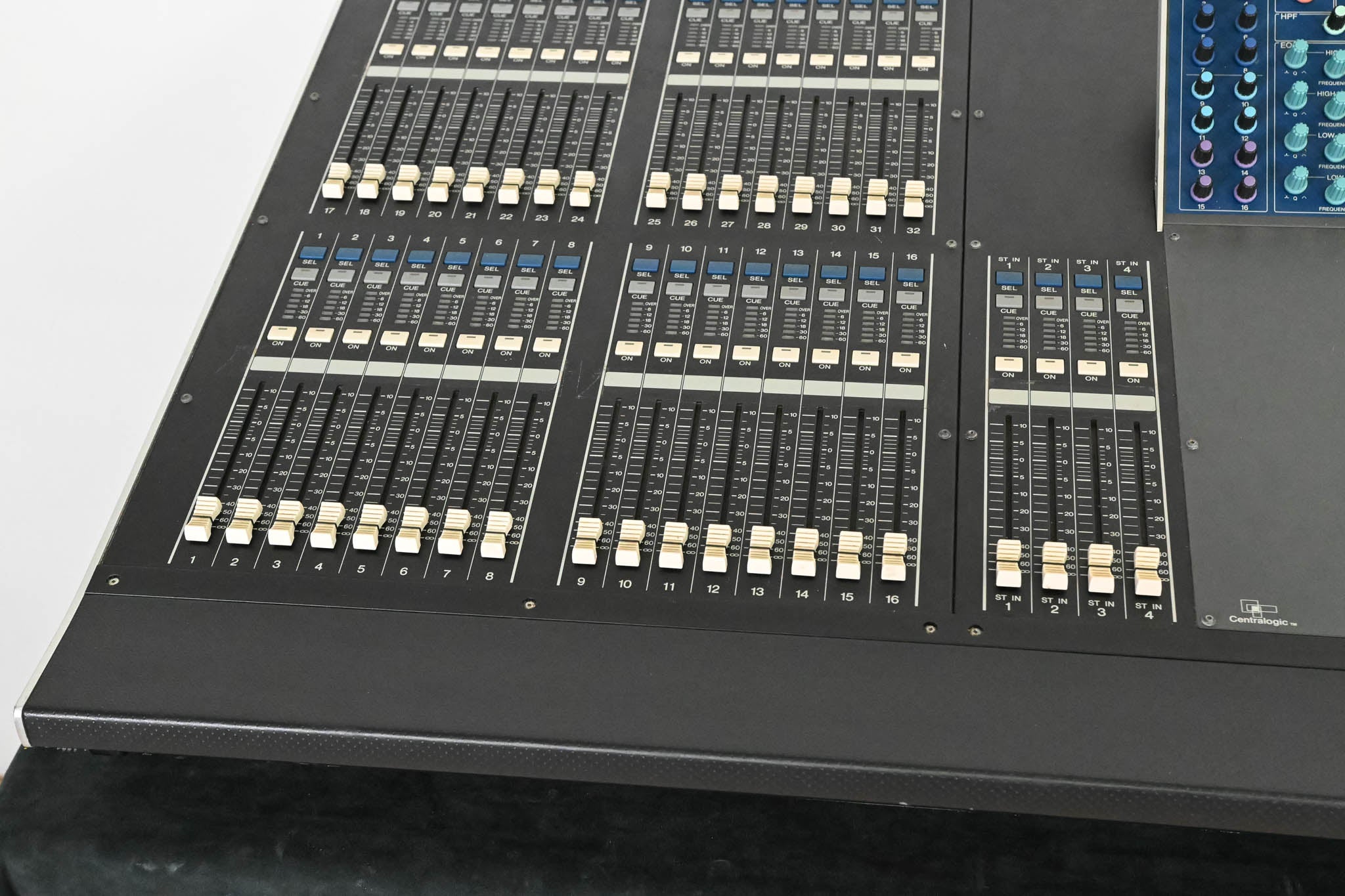Yamaha M7CL-32 32-Channel Digital Audio Mixing Console CG01KBF