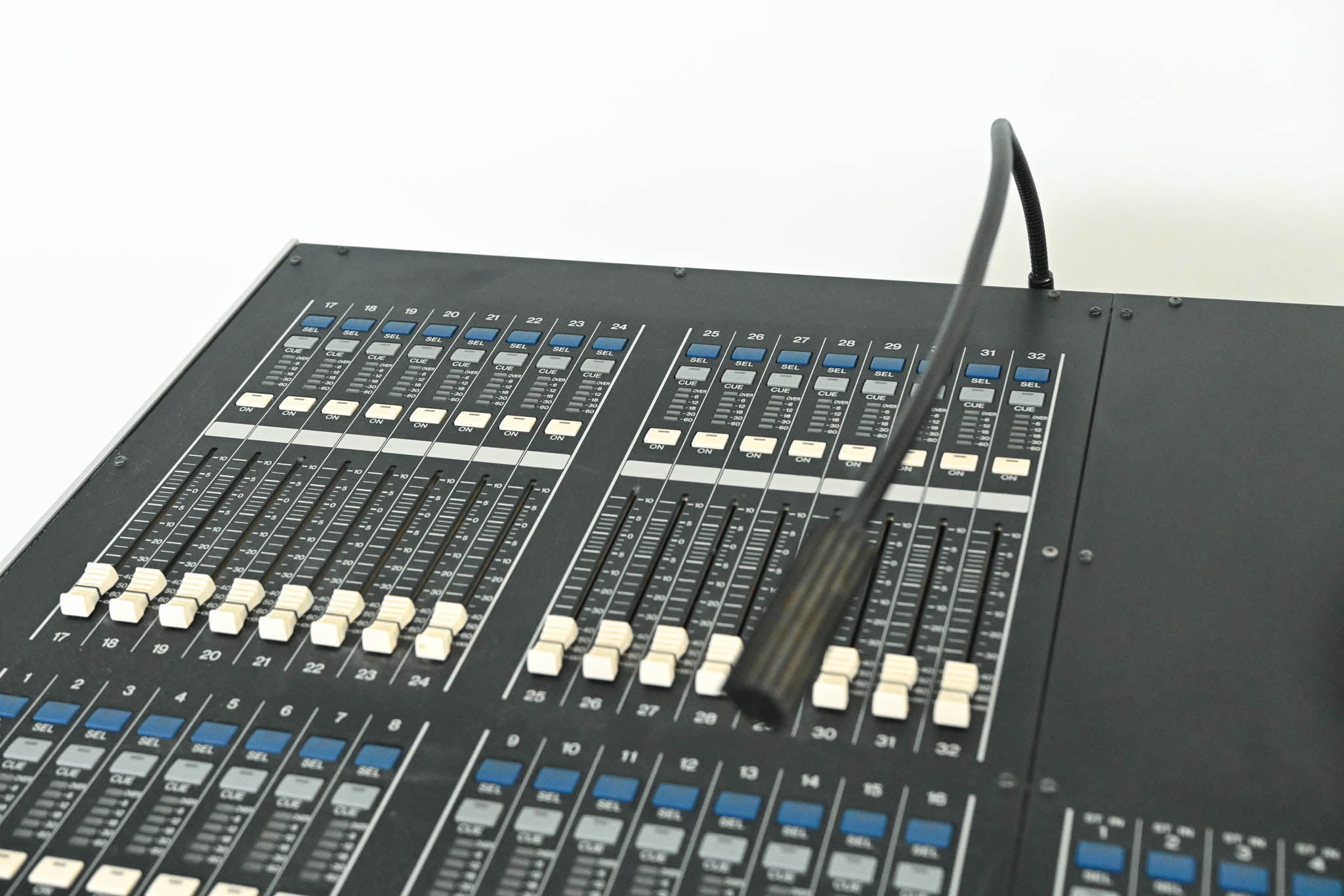 Yamaha M7CL-48 48-Channel Digital Audio Mixing Console