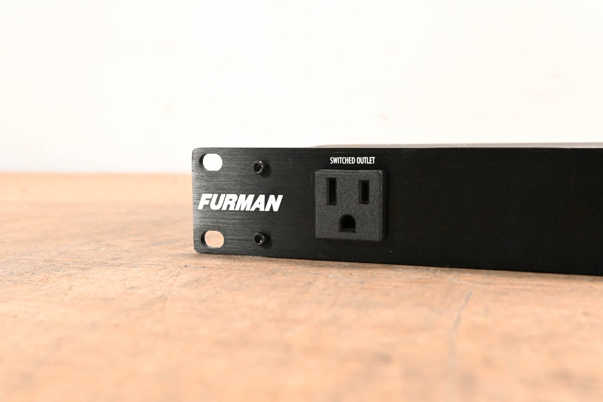Furman M-8x2 8-Outlet Power Conditioner