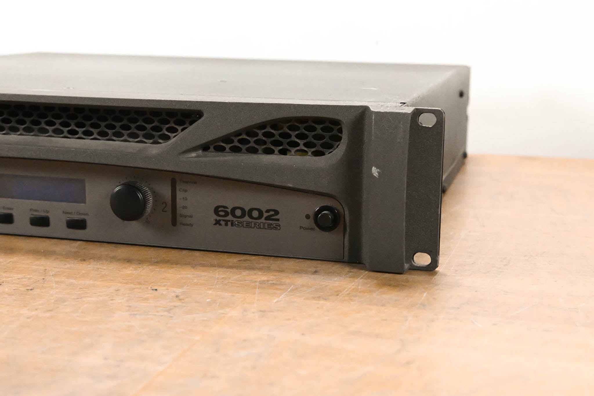 Crown XTi 6002 Two-Channel, 2100W @ 4Ω Power Amplifier