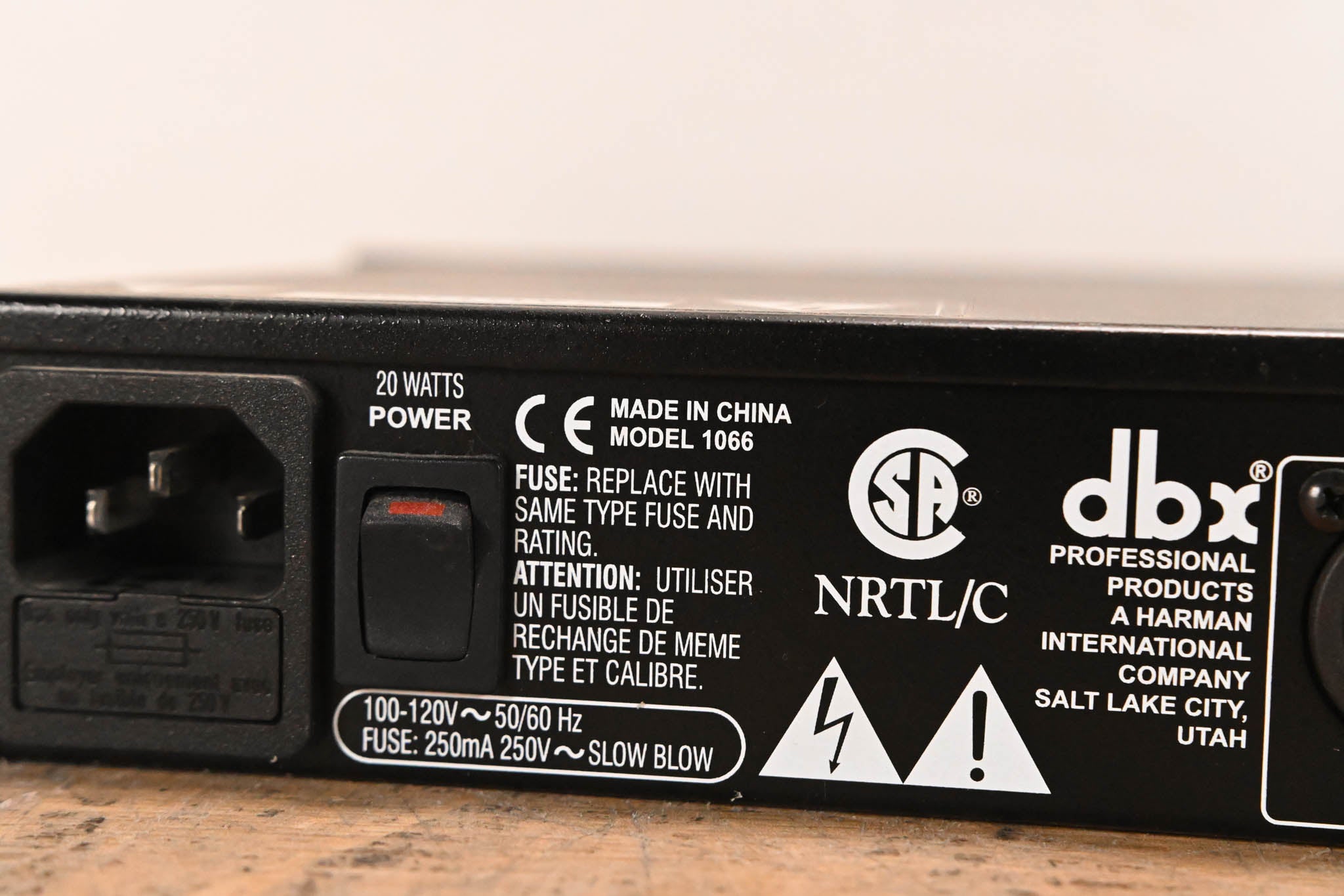 dbx 1066 2-Channel Compressor/Limiter/Gate