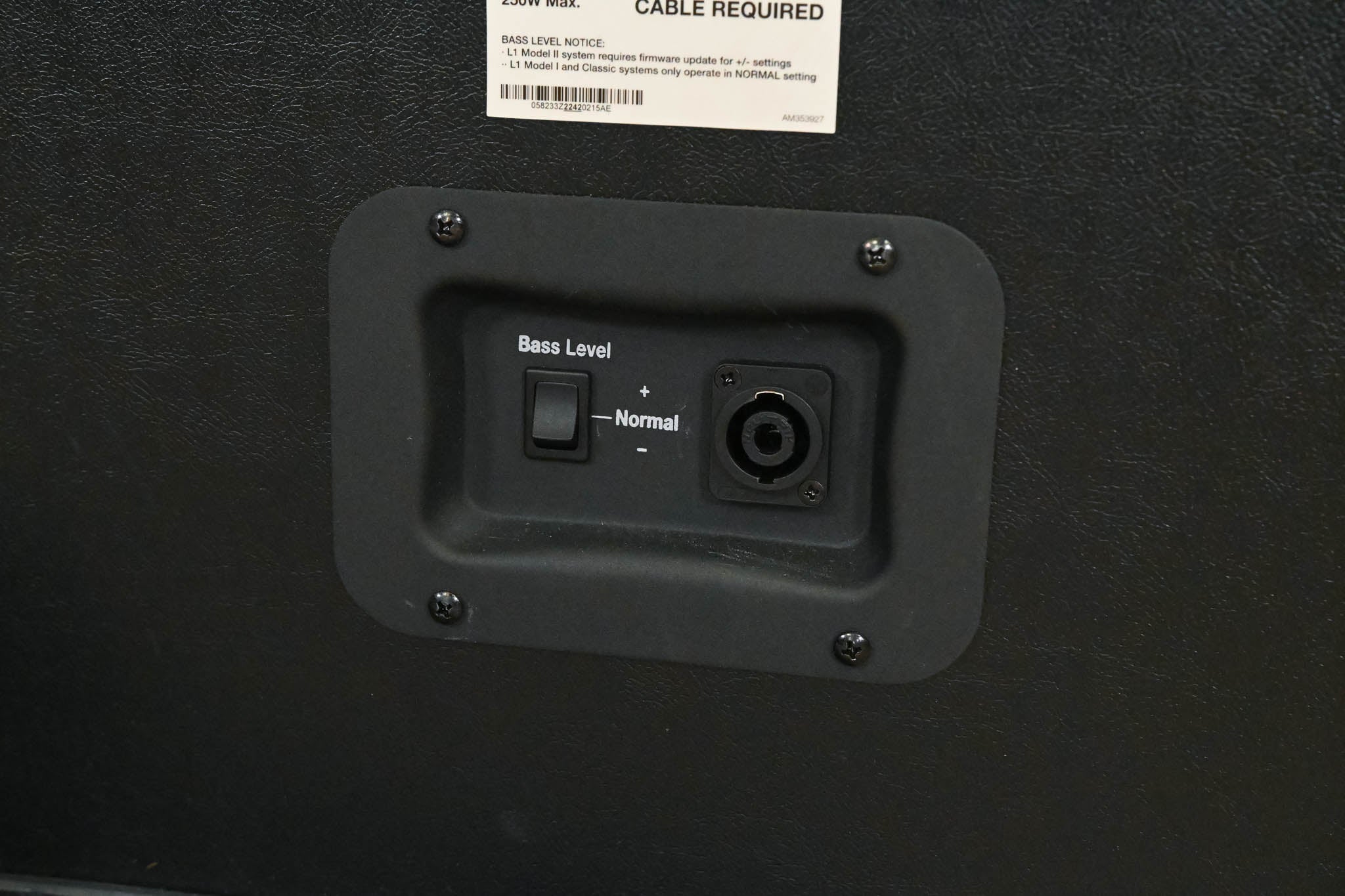 Bose L1 Model 1S with B2 Bass Module - Portable PA System