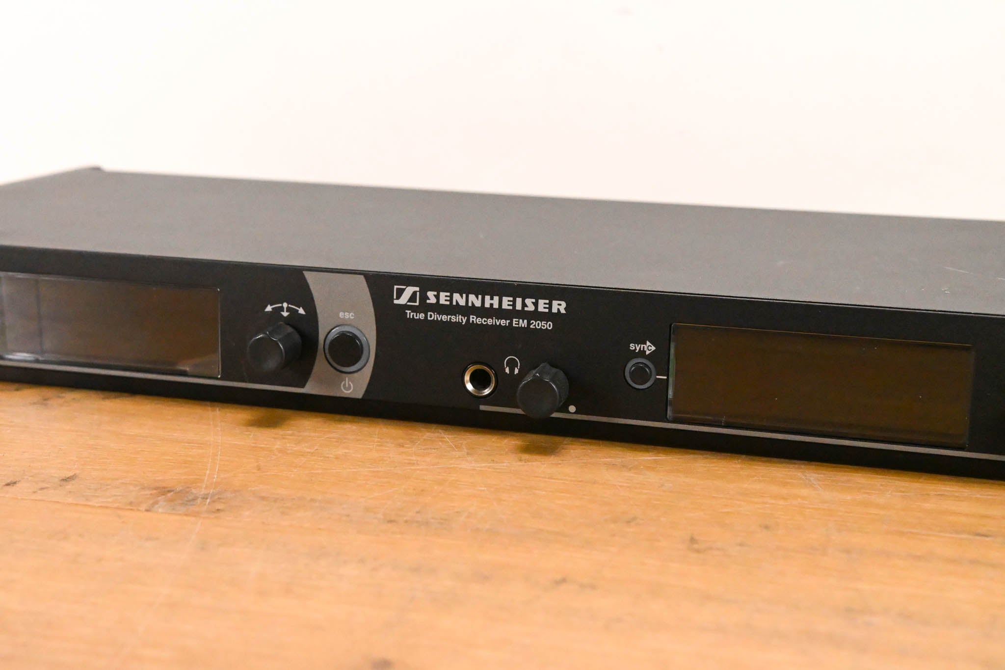 Sennheiser EM 2050 Wireless Receiver w/ one Beltpack - 516-558 MHz