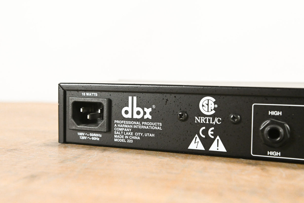 dbx 223 Stereo 2-Way / Mono 3-Way Crossover