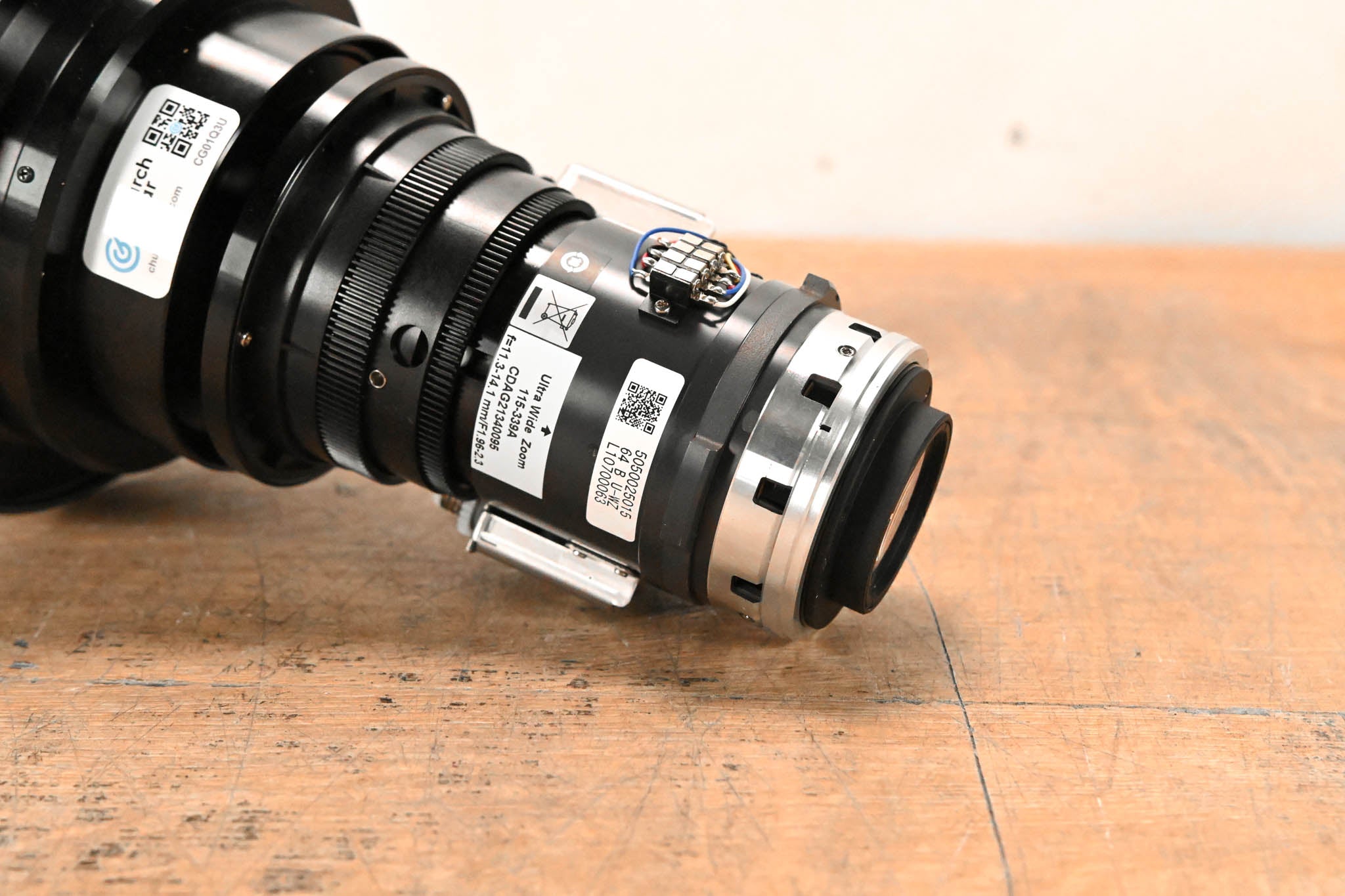 Digital Projection E-Vision Ultra Wide Lens 115-339A 0.75-0.93:1 (WUXGA)