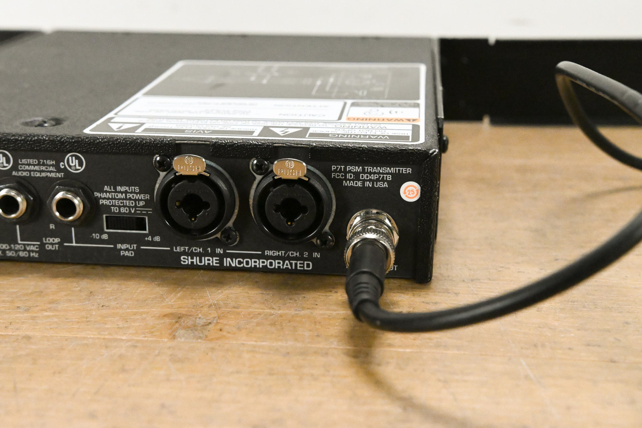 Shure PSM 700 Wireless In-Ear Monitoring System - H3 Band: 524-554 MHz