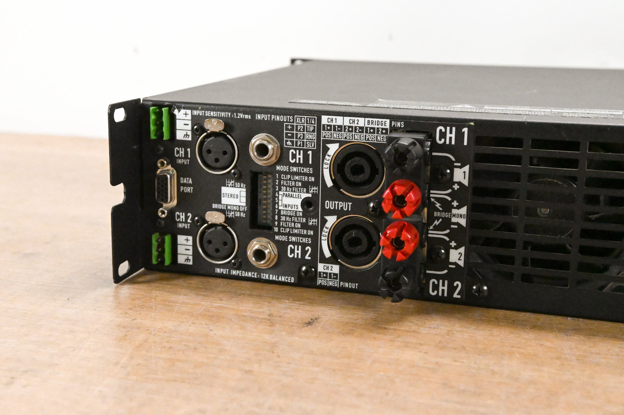 QSC PL236 PowerLight 2 Series 2-Channel Power Amplifier
