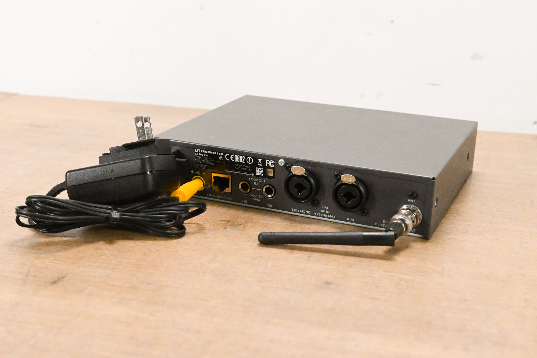 Sennheiser ew 300 IEM G3 Wireless In-Ear Monitoring System - 516-558 MHz