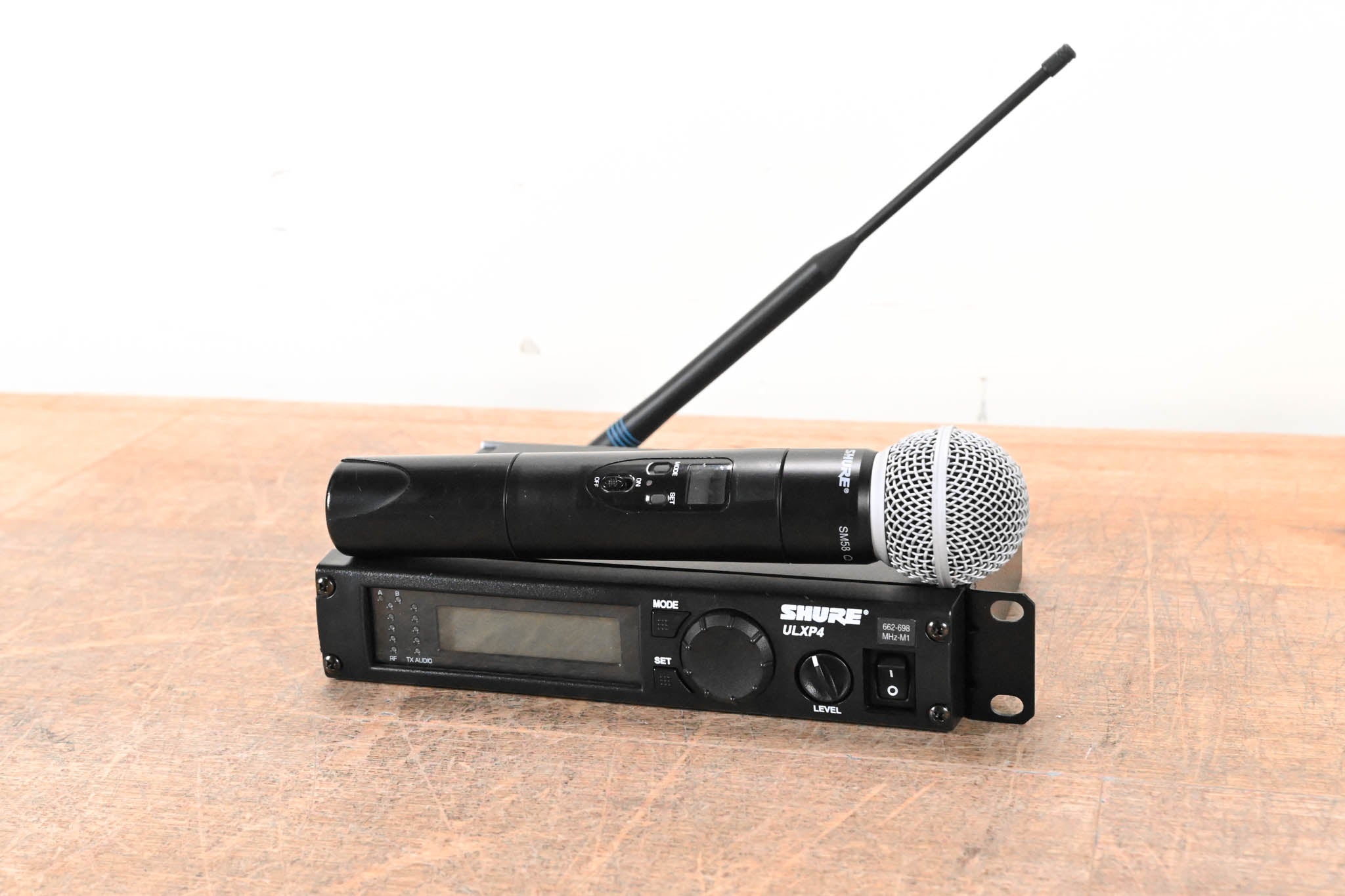 Shure ULXP24/58 Handheld Wireless System - 662-698 MHz (NO POWER SUPPLY)