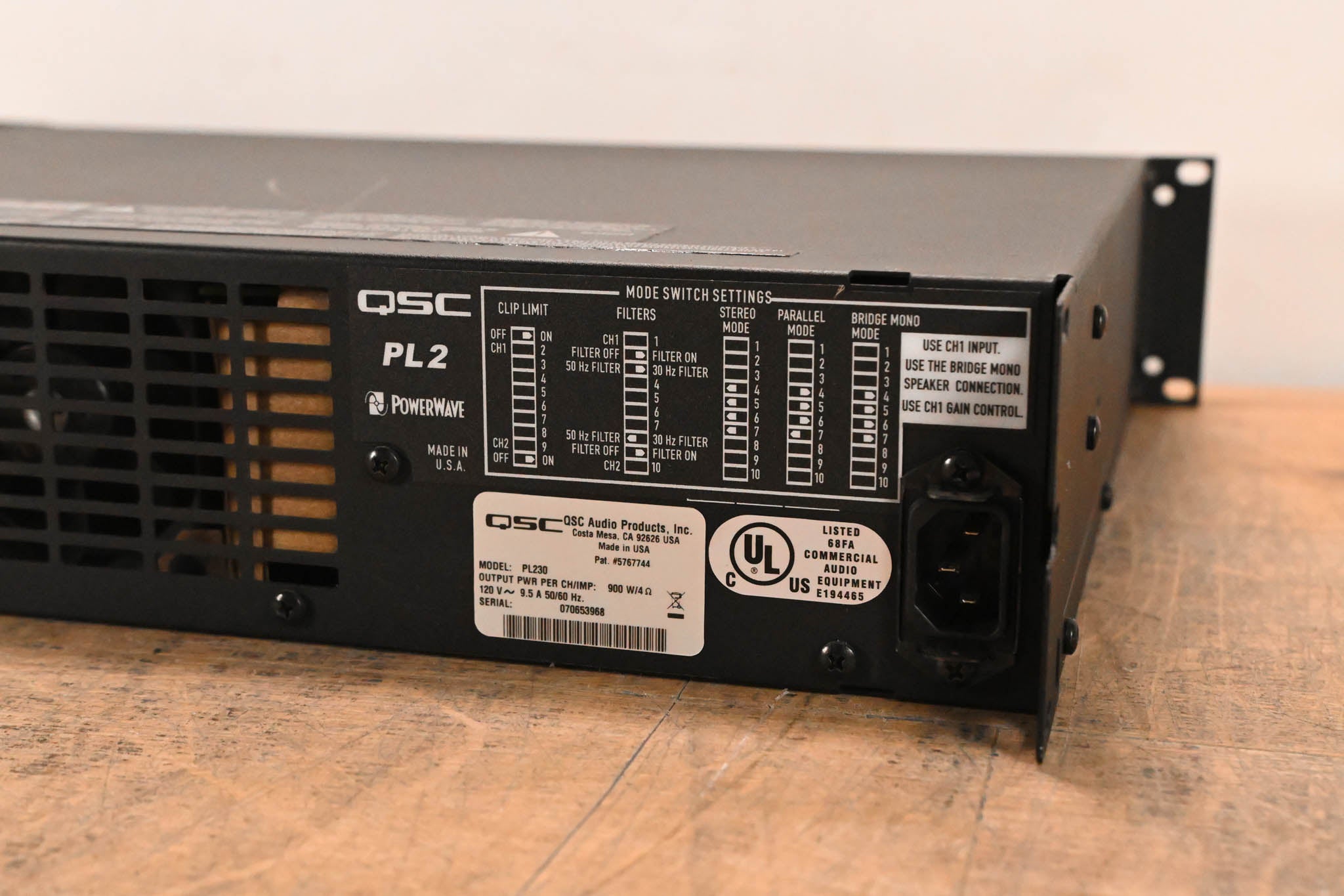 QSC PL230 PowerLight 2 Series 2-Channel 1500W Power Amplifier