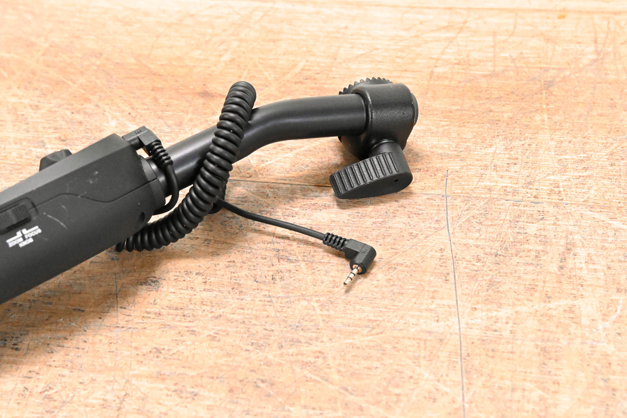 Manfrotto MVR901EPLA Pan-Bar Remote Control for Cameras with LANC