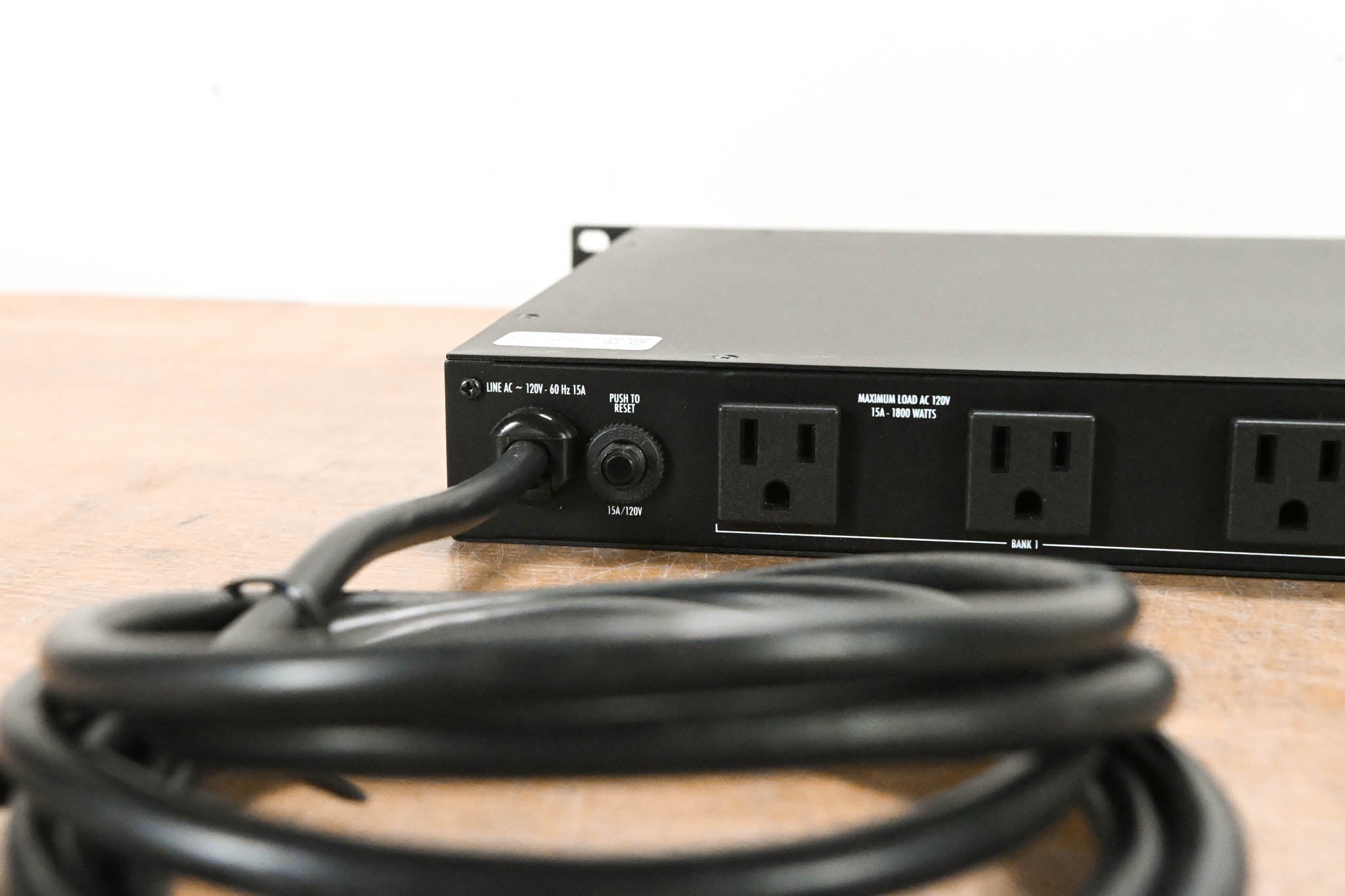 Furman PL-8C 15A Classic Series Power Conditioner with Lights