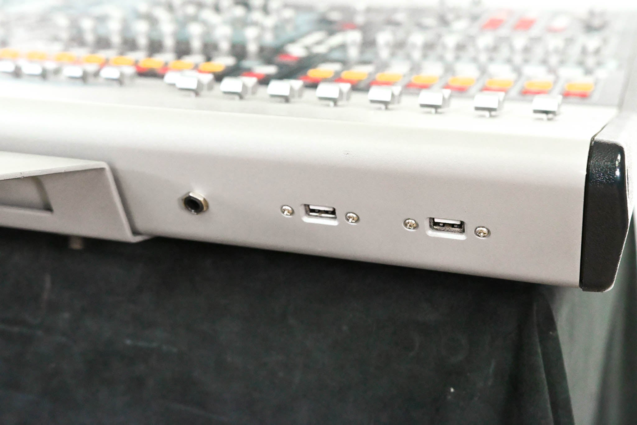 Digidesign VENUE Profile Digital Mixing Console with Mix Rack