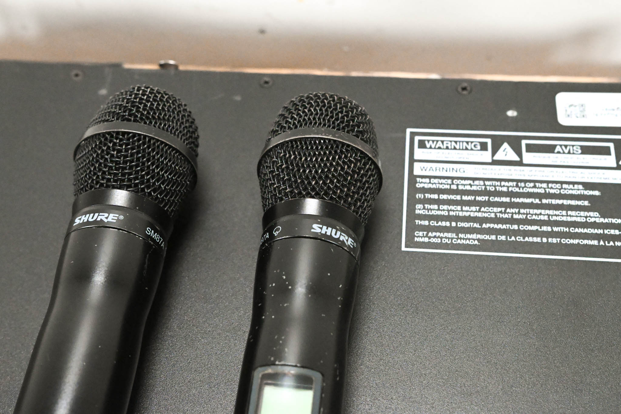 Shure UR4D Wireless Receiver w/ two UR2/SM87A Handheld Transmitters - H4