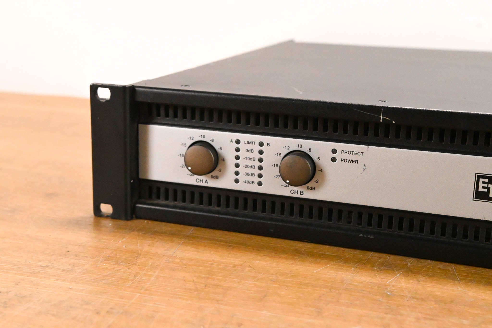 Electro-Voice (EV) Q99 2-Channel Class-H Power Amp 1250W/Ch at 2 Ohms