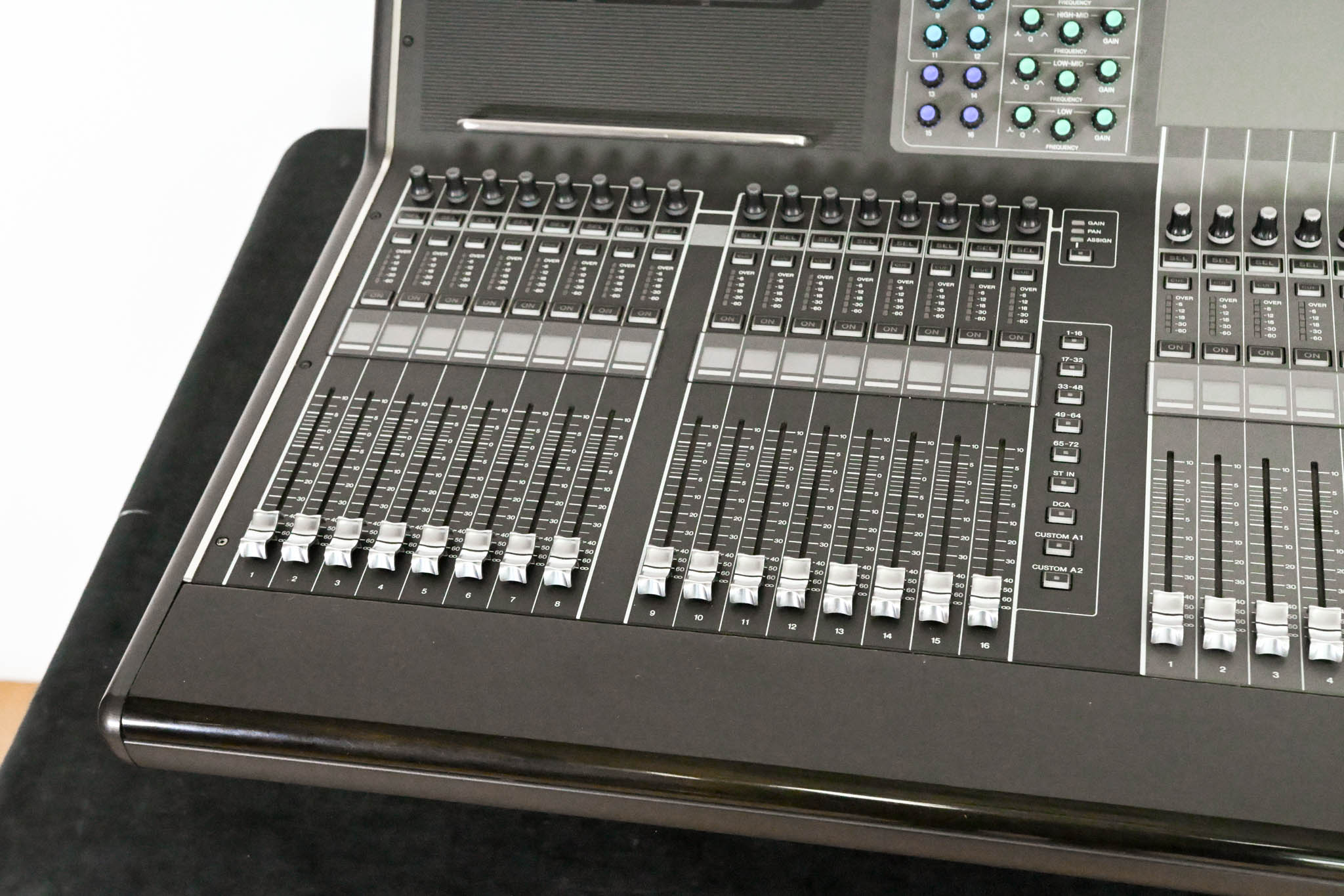 Yamaha CL5 72-Channel Digital Mixing Console