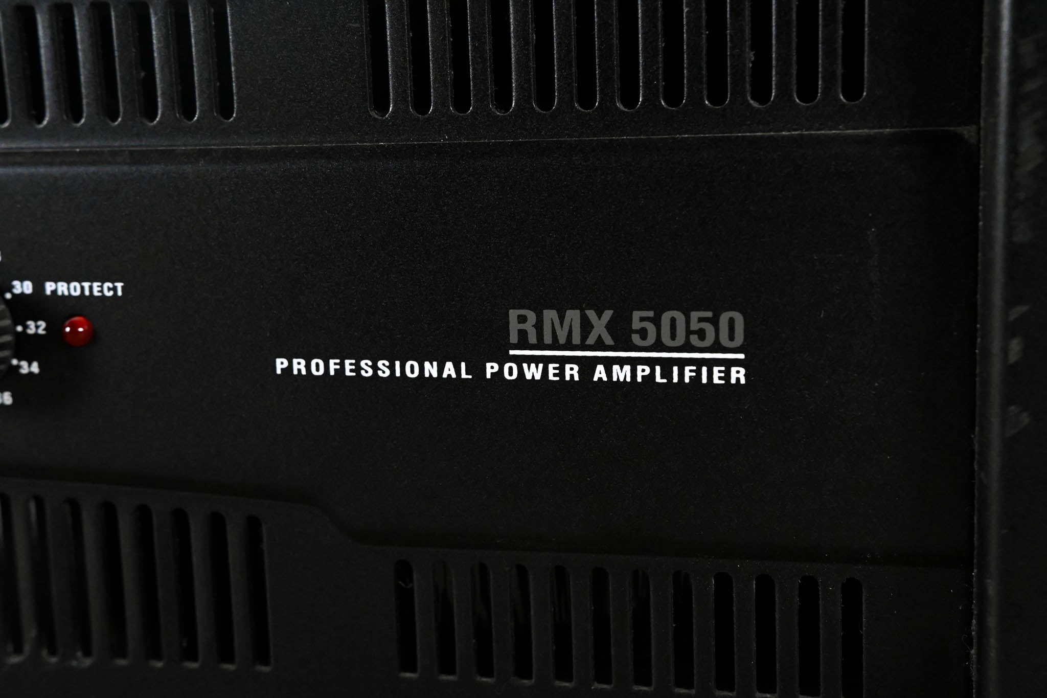 QSC RMX5050 2-Channel Power Amplifier