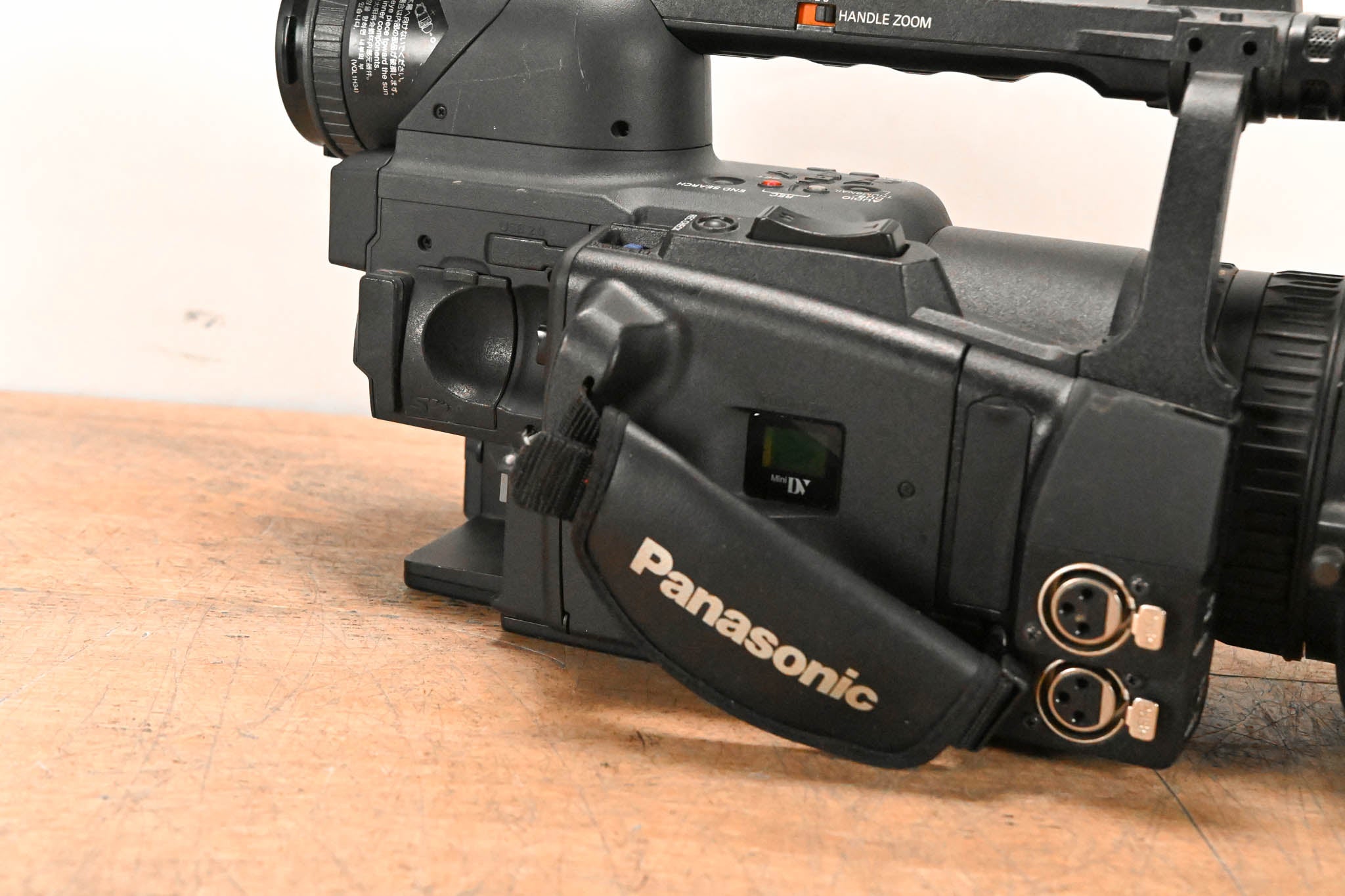 Panasonic AG-HVX200 3-CCD P2/DVCPRO HD Camcorder