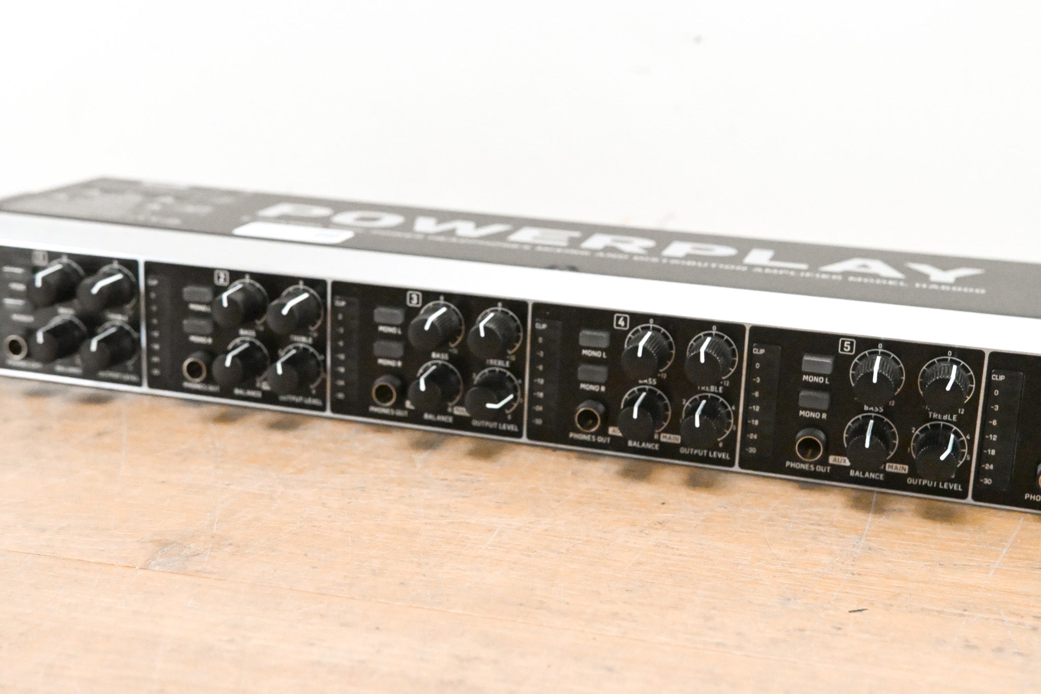 Behringer POWERPLAY HA6000 6-CH Headphone Mixing/Distribution Amplifier