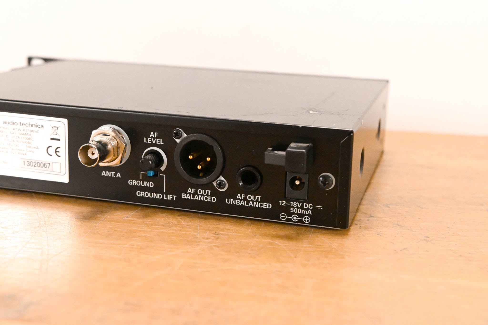 Audio-Technica ATW-R3100bC Receiver w/AEW-T4100 Mic: 541-566MHz (NO PSU)