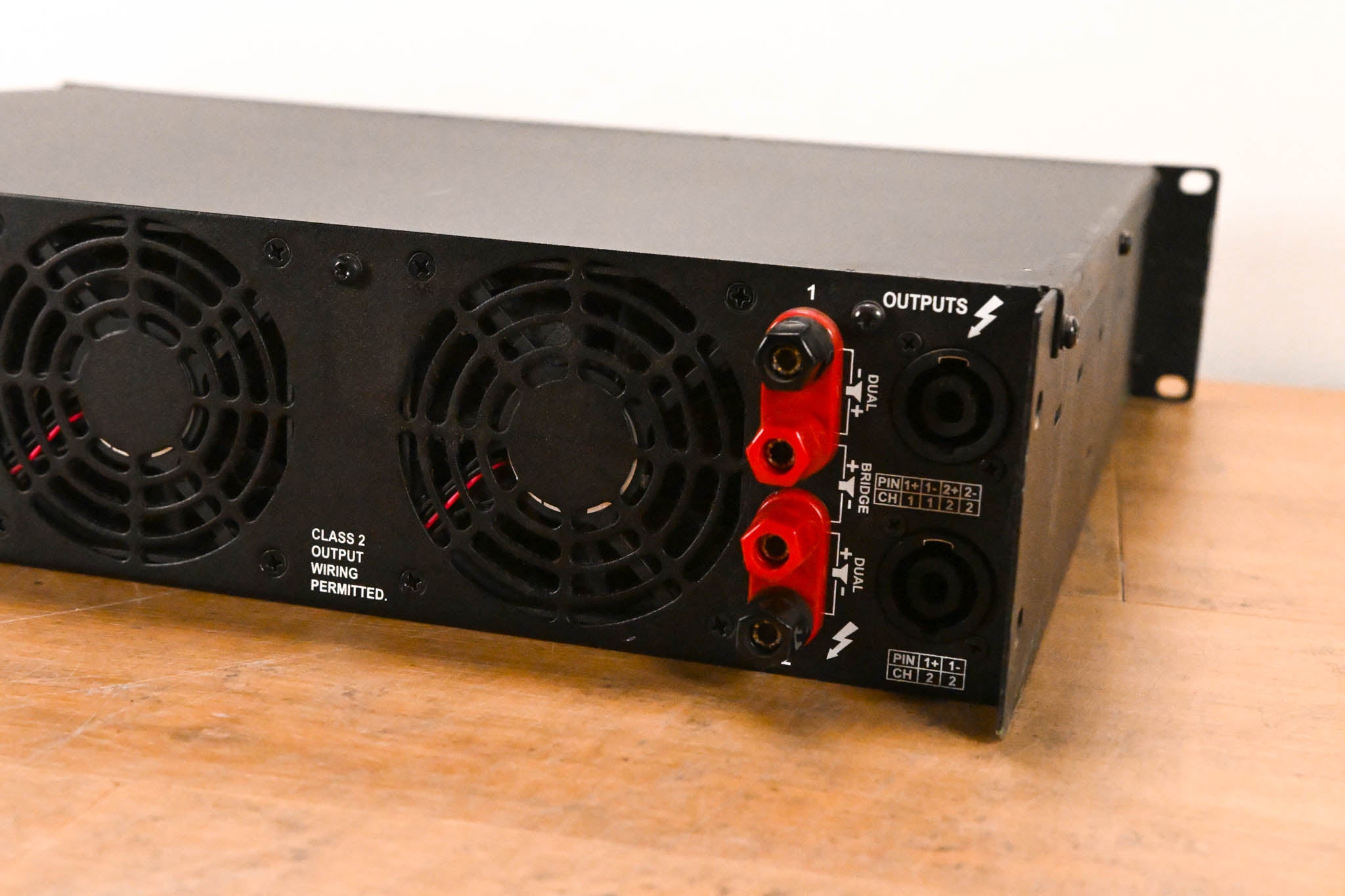 Crown XLS 802 2-Channel Power Amplifier