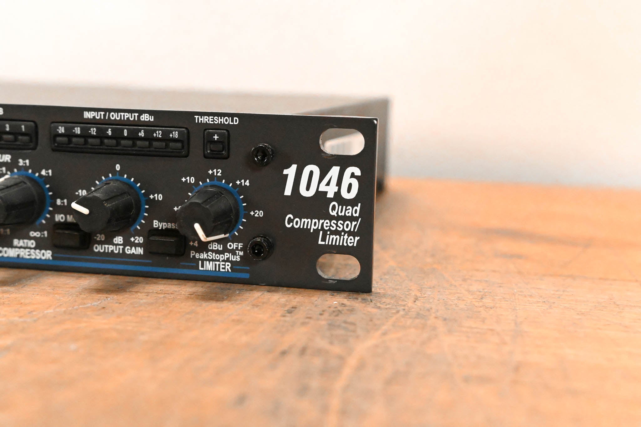 dbx 1046 Quad Compressor/Limiter
