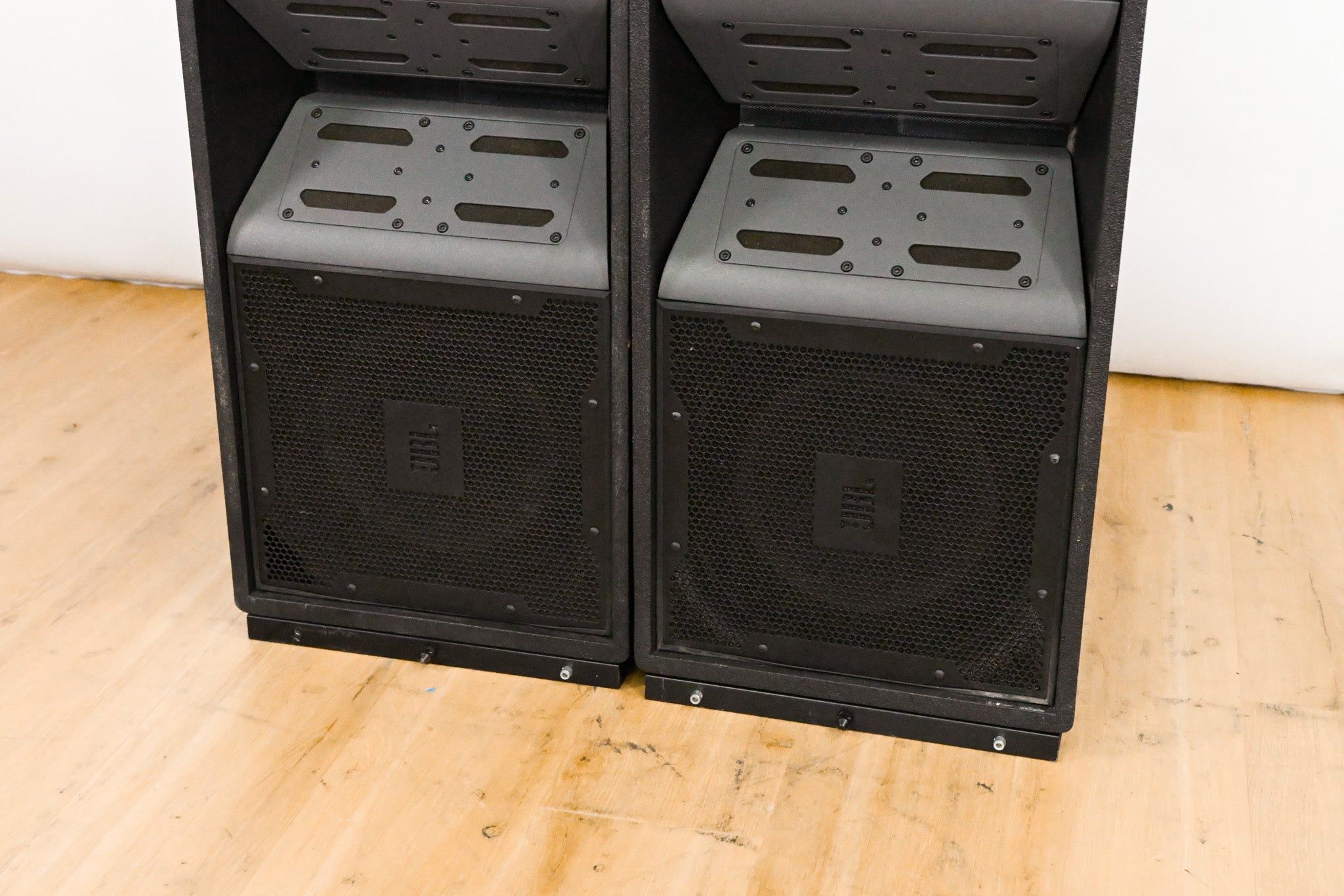 JBL VT4888DP Powered 3-Way Line Array Speaker (PAIR)