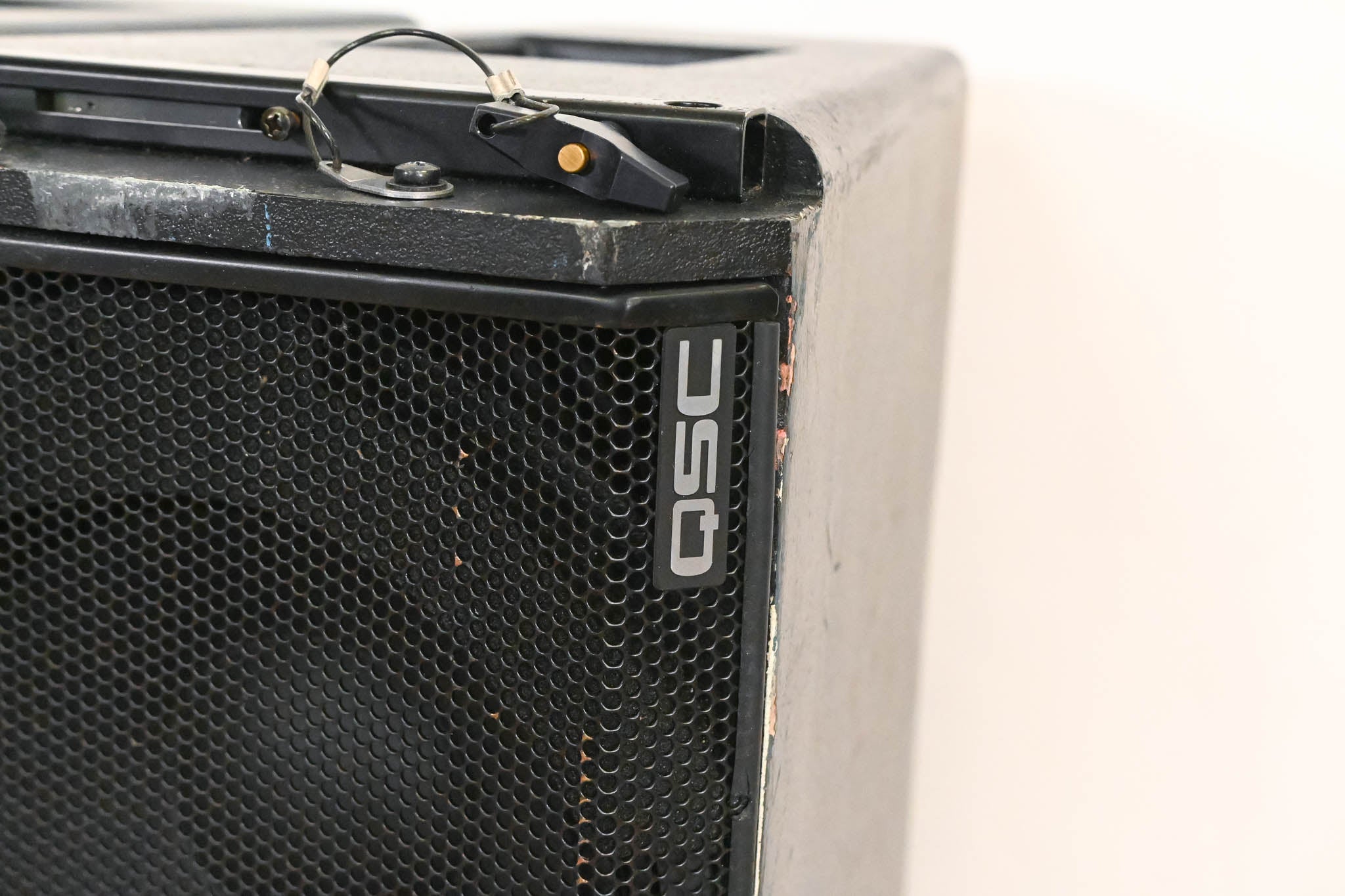 QSC WideLine-10 Dual 10-Inch Wide Line Array Speaker (PAIR)