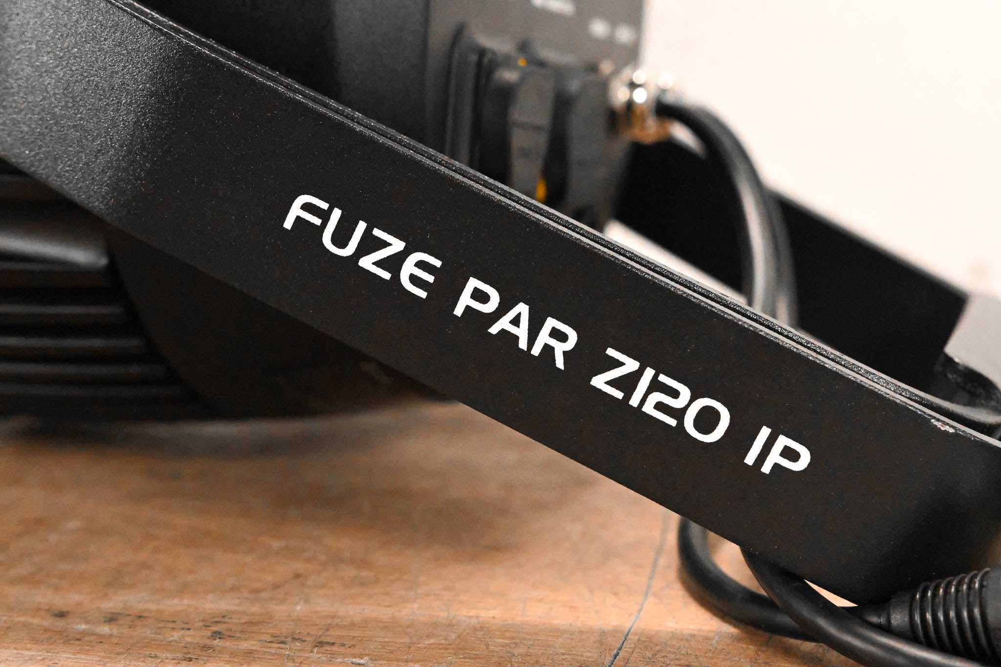 Elation Fuze Par Z120 IP 120W RGBW LED Par with Zoom (NO POWER SUPPLY)
