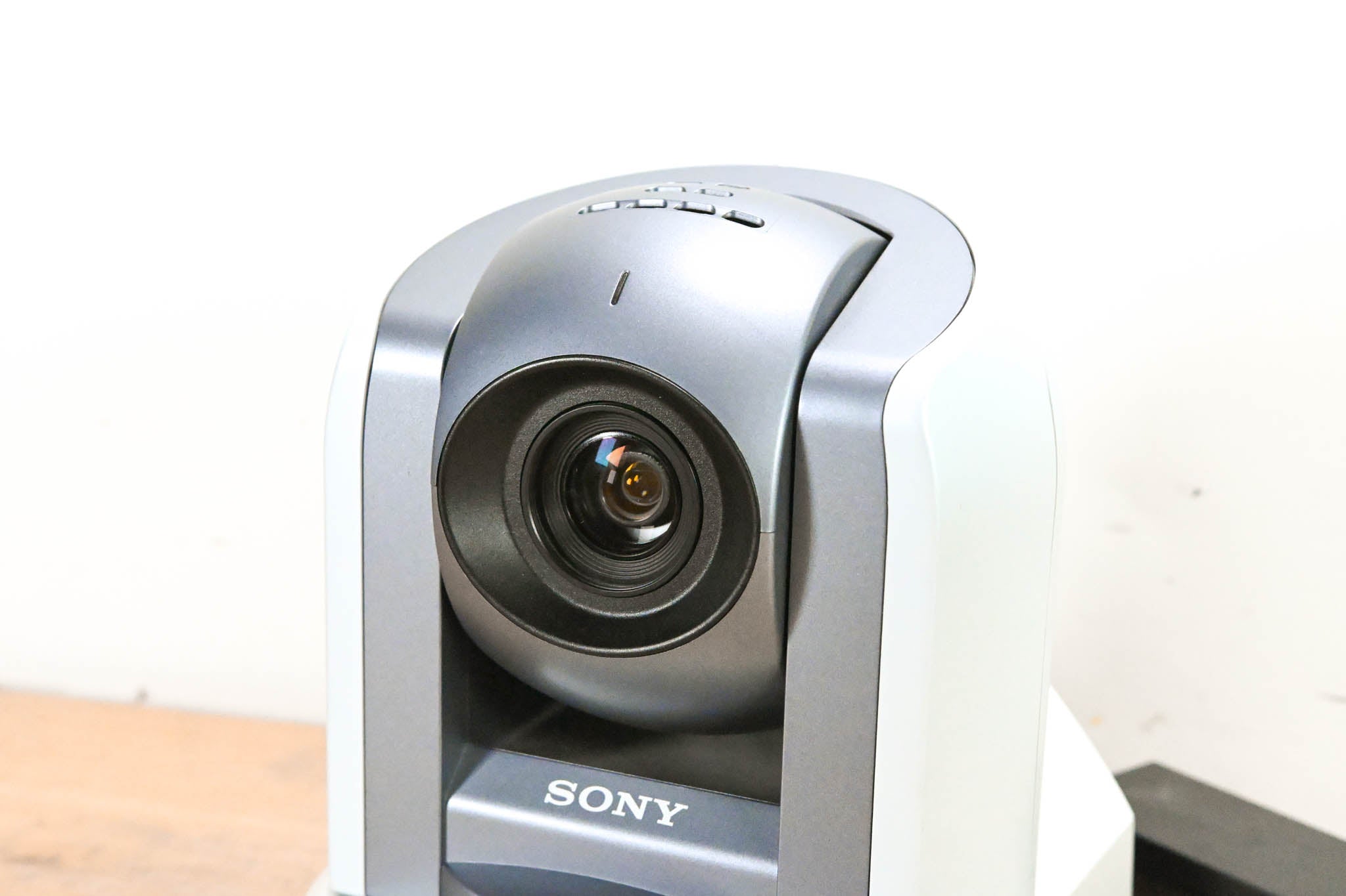 Sony BRC-300 1/4" 3-CCD PTZ Color Video Camera