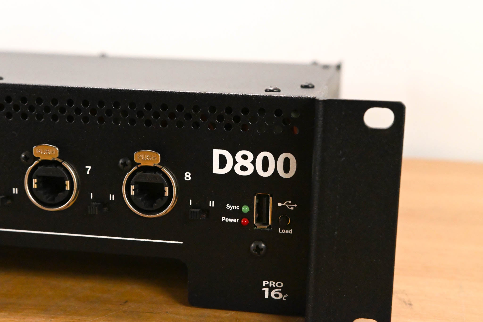 Aviom D800 A-Net Distributor