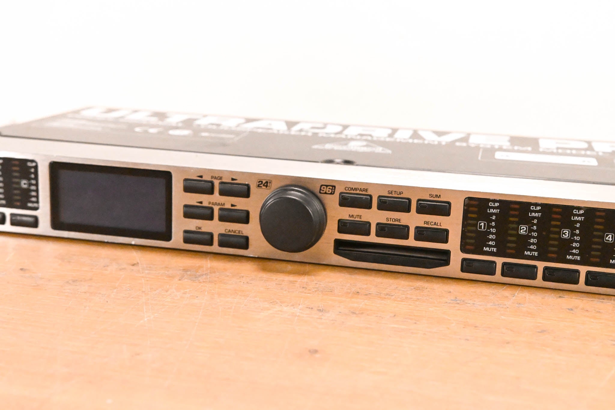 Behringer ULTRADRIVE PRO DCX2496 Loudspeaker Management System