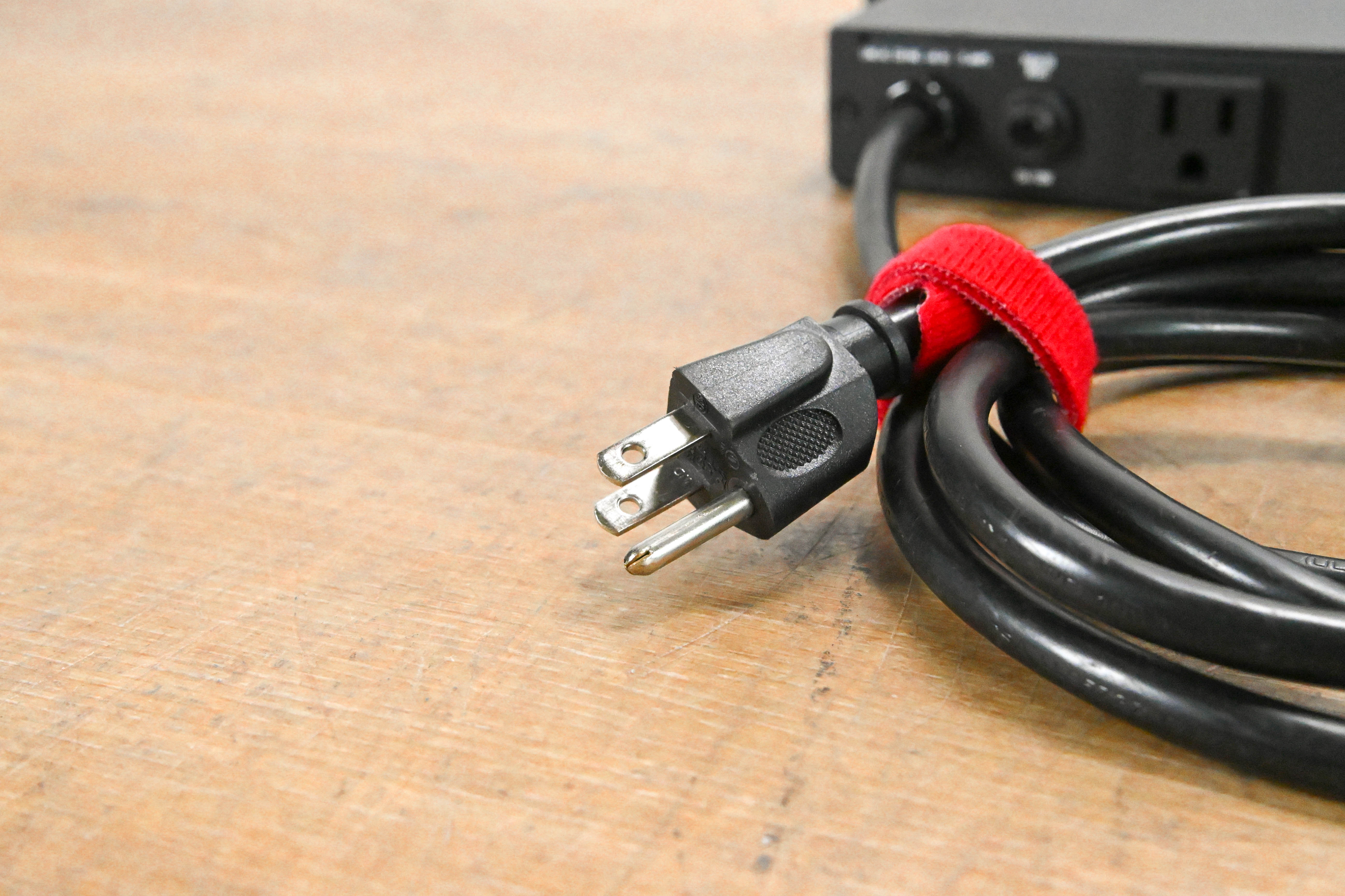 Furman M-8x2 8-Outlet Power Conditioner