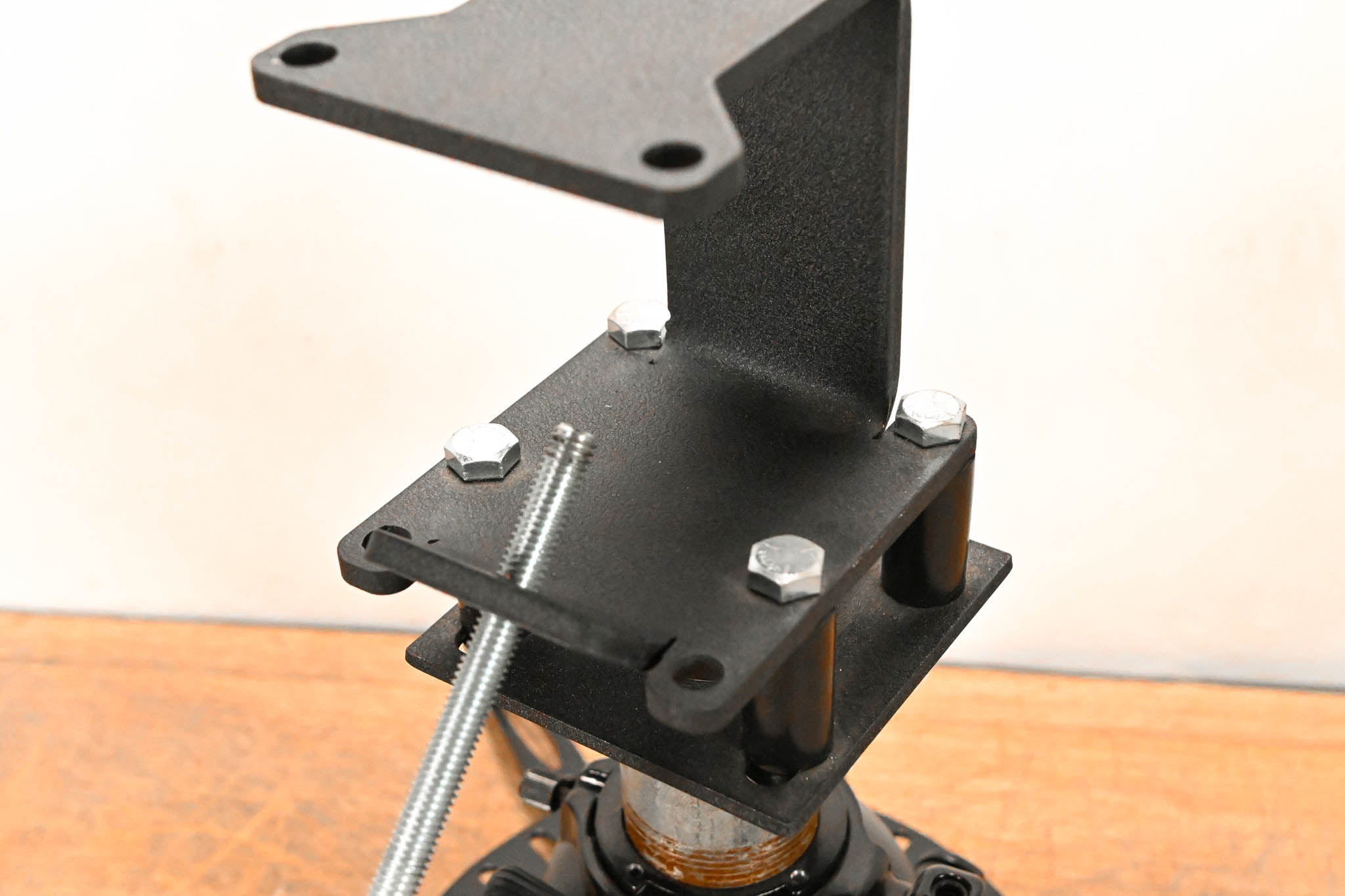 Chief CMA362 C-Clamp Pipe Mount with Premier Mounts PDS-PLUS Mount