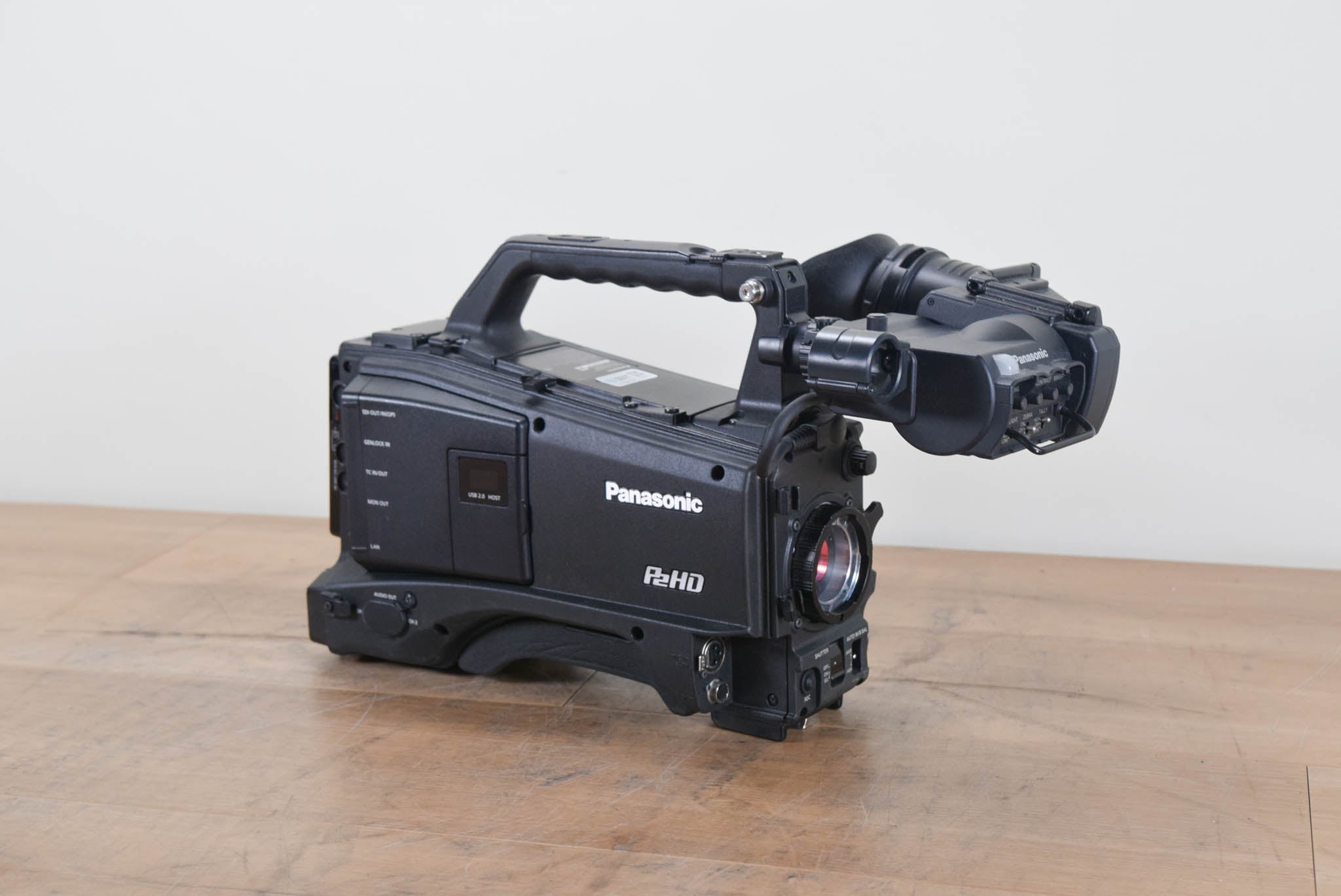 Panasonic AG-HPX600P P2 HD Shoulder-Mount Camcorder