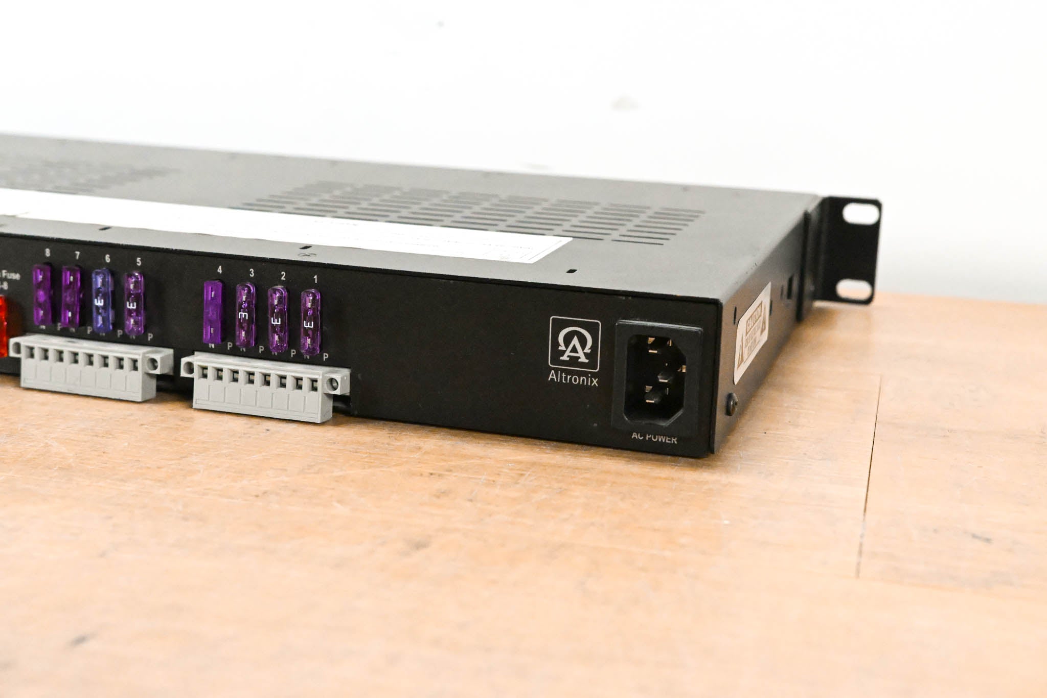 Altronix Vertiline8C CCTV Rack Mount Power Supply