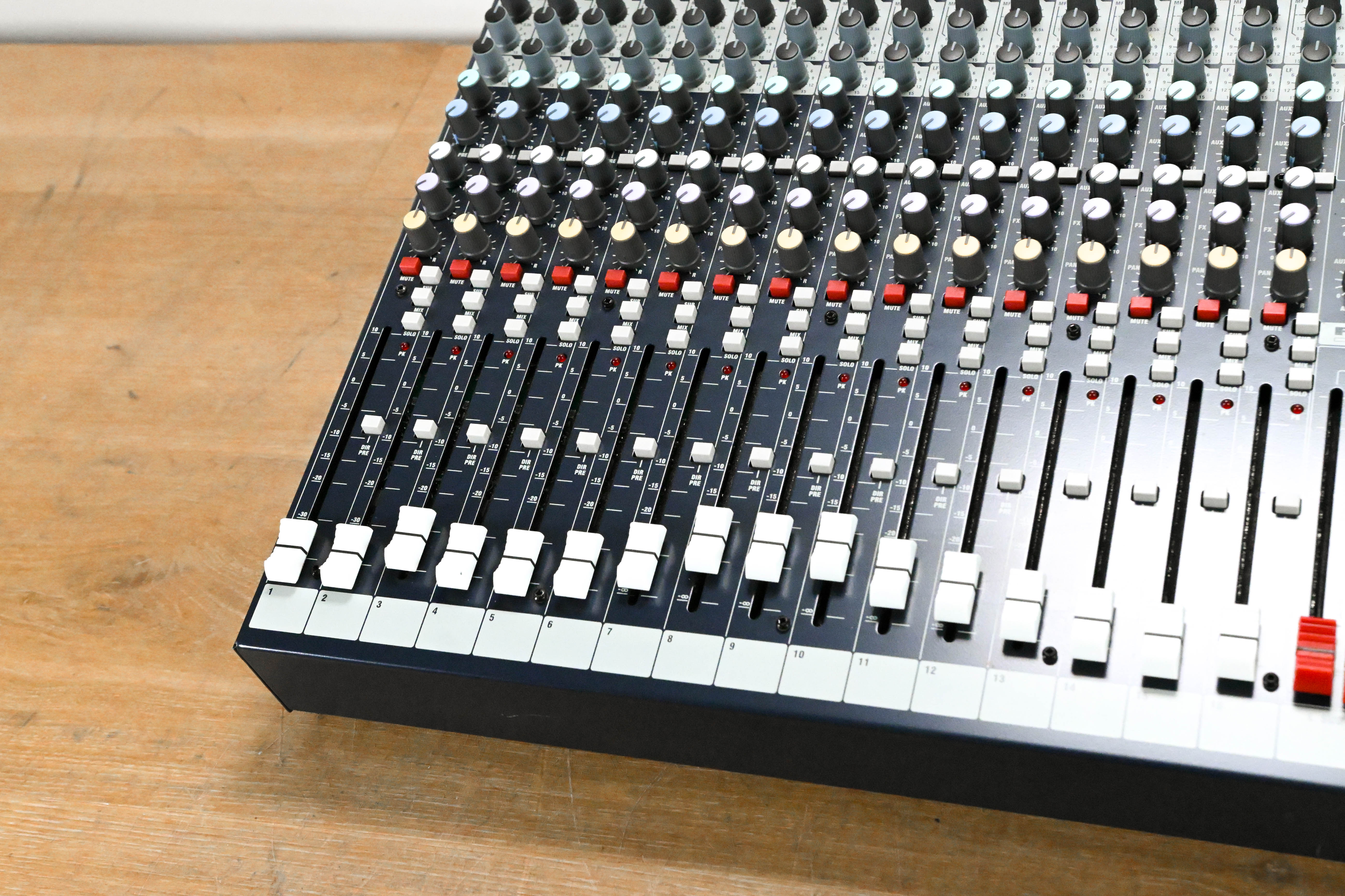 Soundcraft FX16ii 16-Channel Analog Audio Mixer