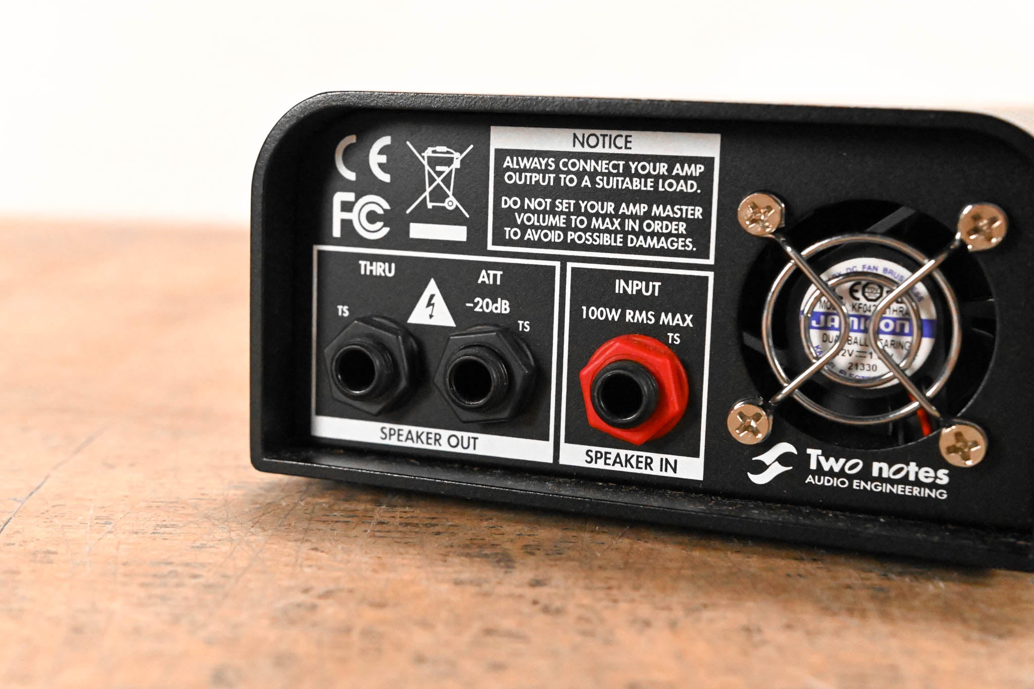 Two Notes Torpedo Captor 8Ω Reactive Load Box & DI (NO PSU)