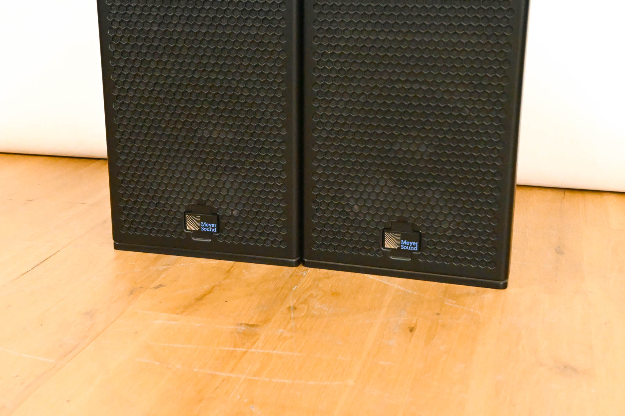 Meyer Sound UPJ-1P Compact VariO Loudspeaker (PAIR)