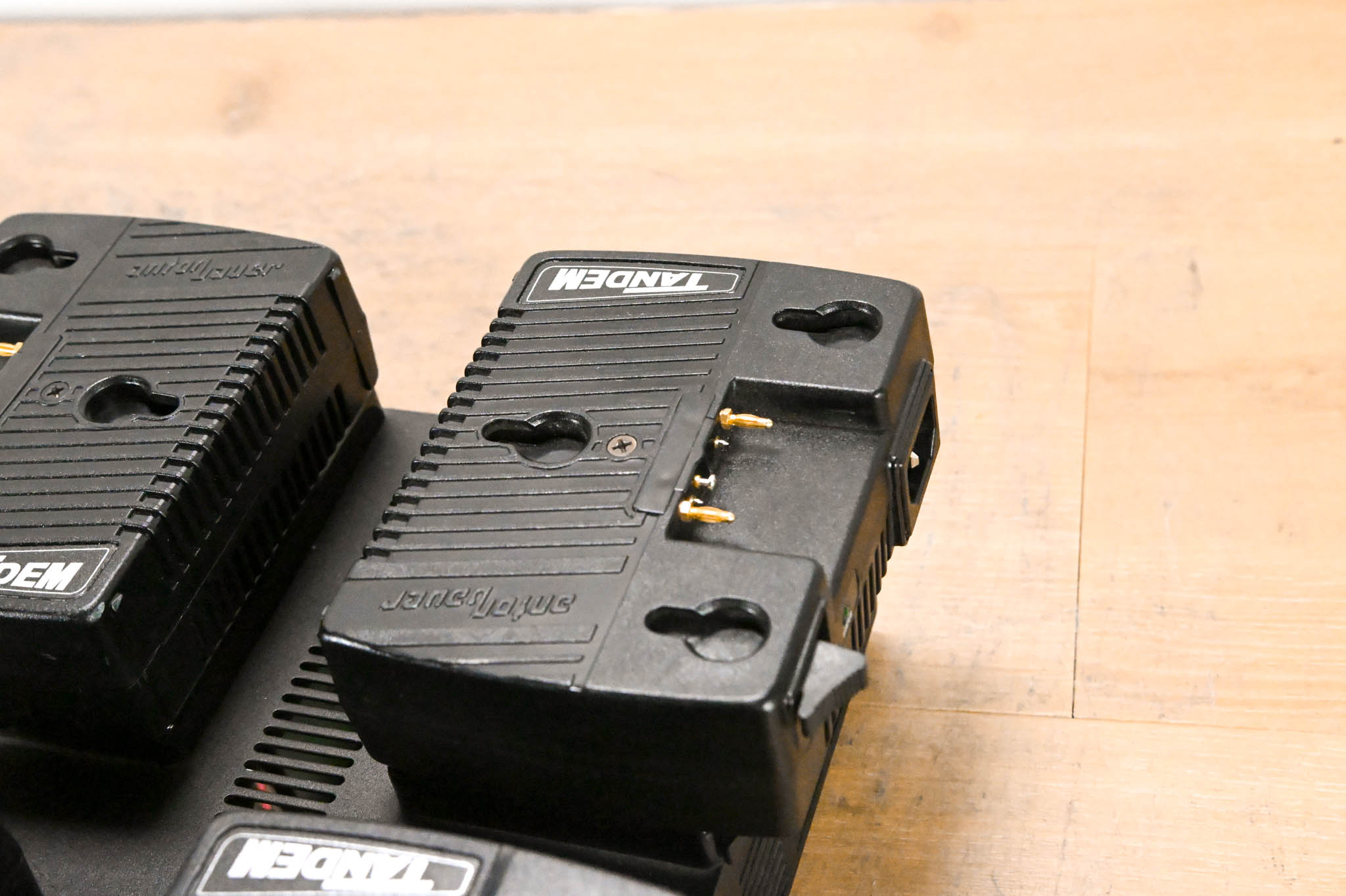 Anton Bauer Q-2702 QUAD PowerCharger w/ 2x Tandem PSU
