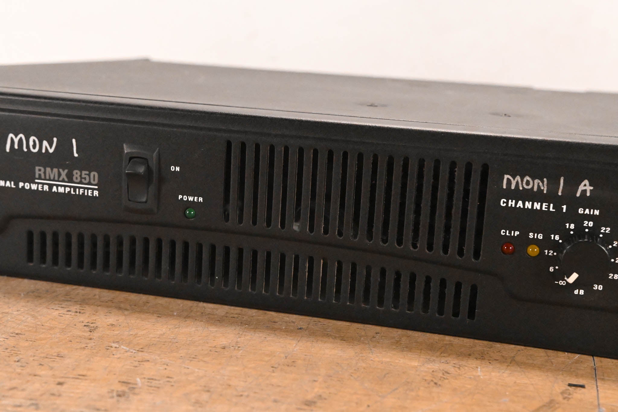 QSC RMX850 2-Channel Power Amplifier