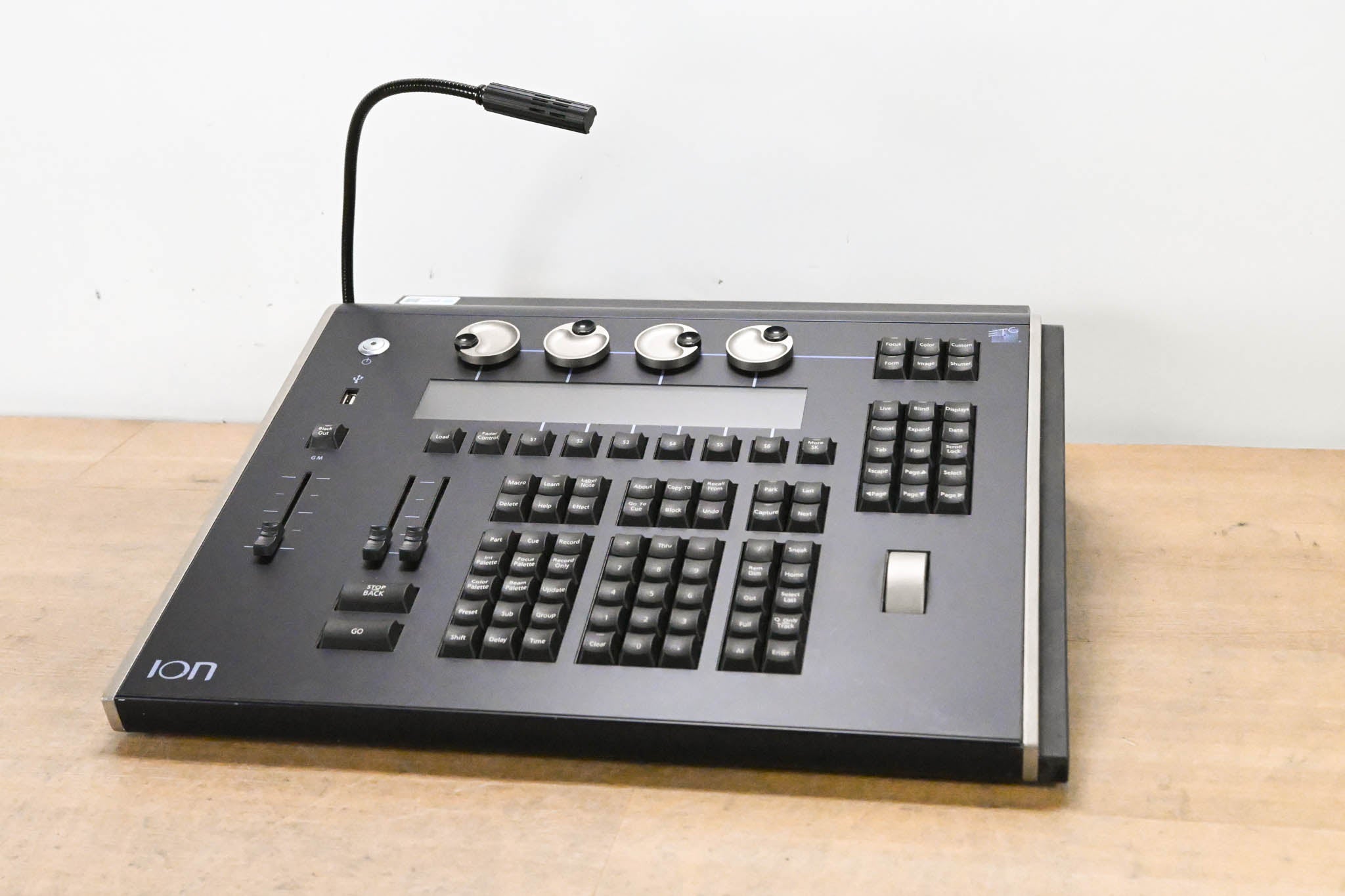 ETC ION 1000 Lighting Console