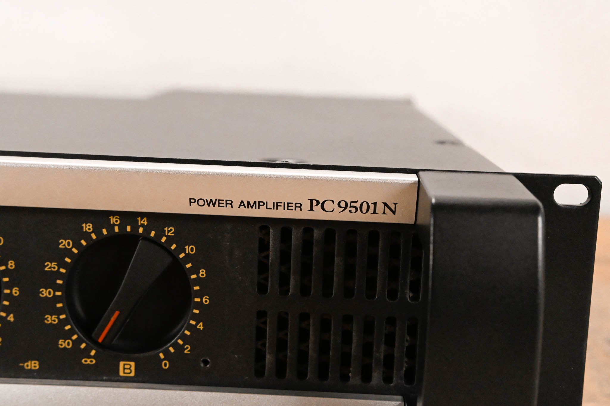 Yamaha PC9501N Two-Channel Power Amplifier