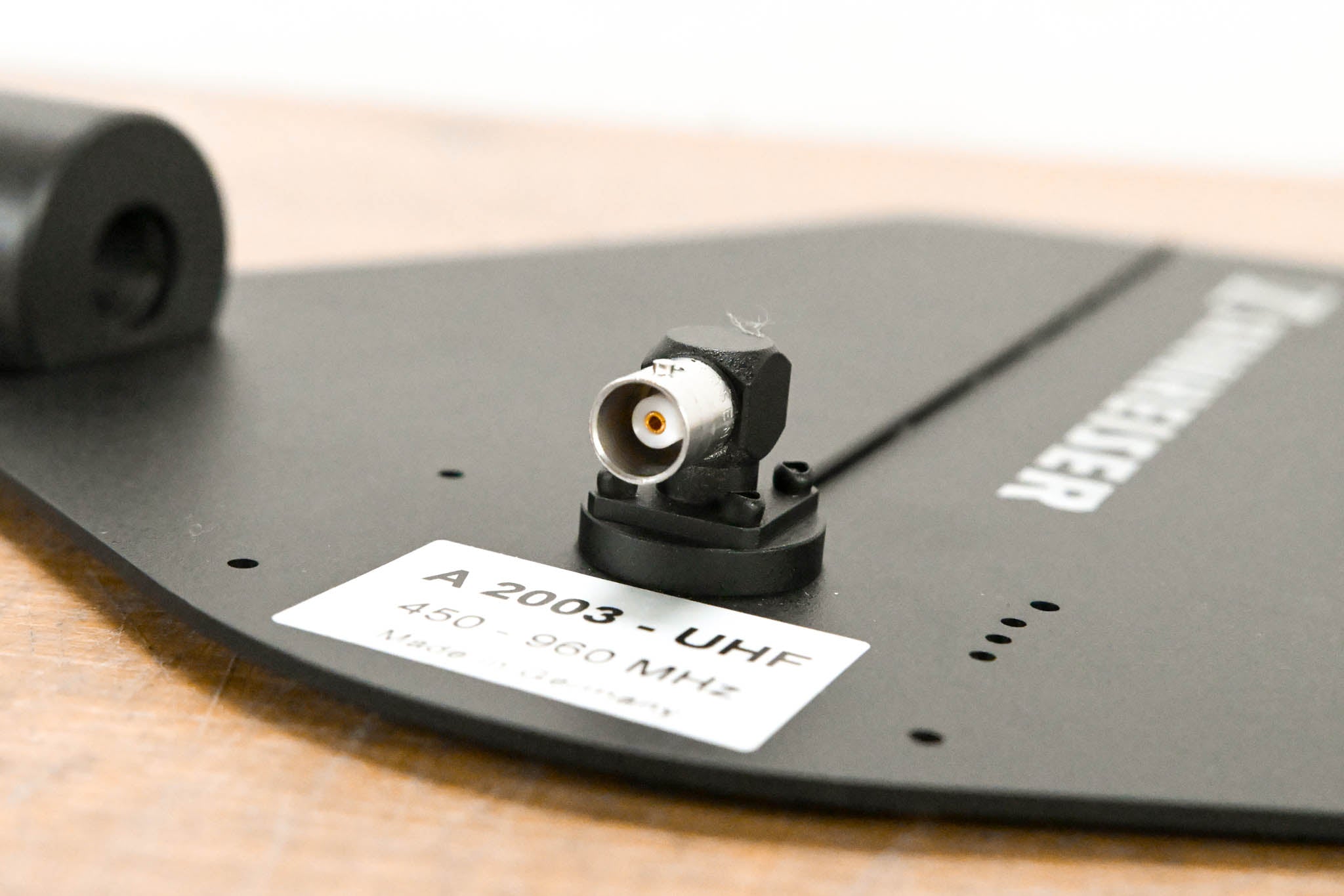 Sennheiser A 2003-UHF Passive Directional Antenna