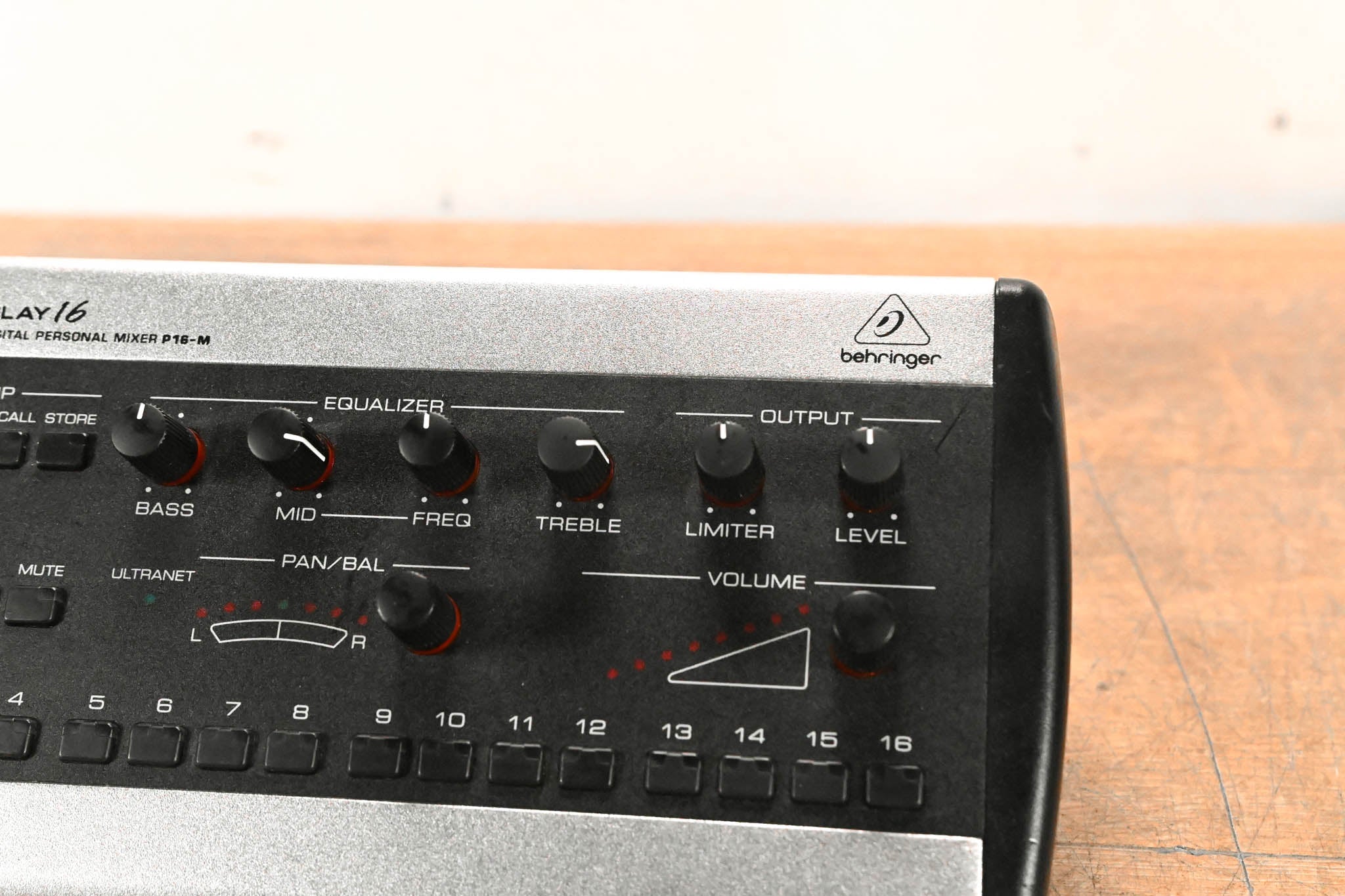Behringer Powerplay P16-M 16-Channel Digital Personal Mixer