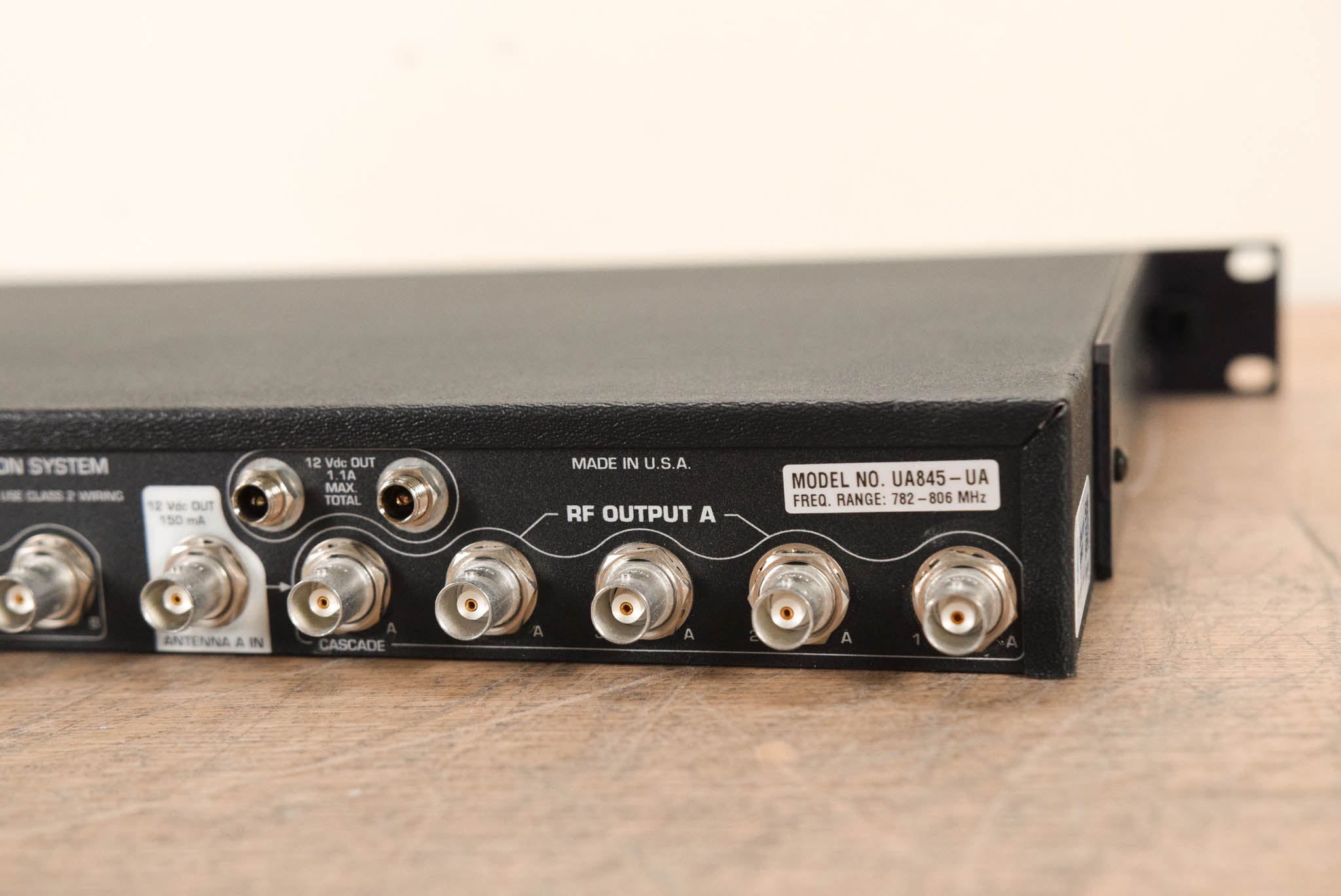 Shure UA845-UA UHF Antenna Distribution System 782-806 MHz CG007BR