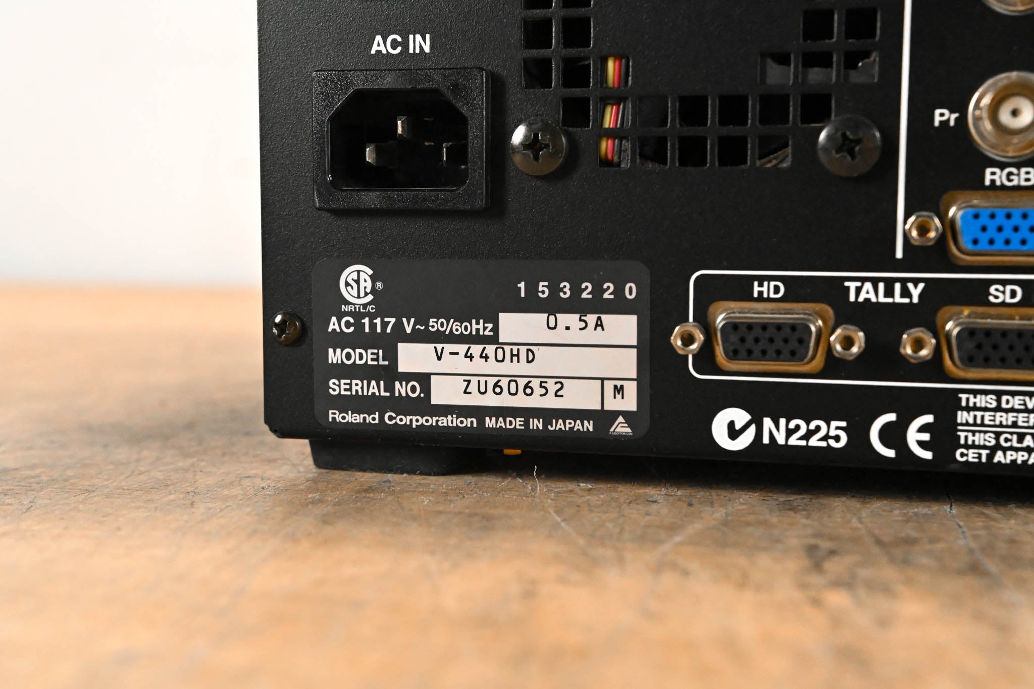 Roland V-440HD Multi-Format Video Mixer and Switcher (VERSION 2)