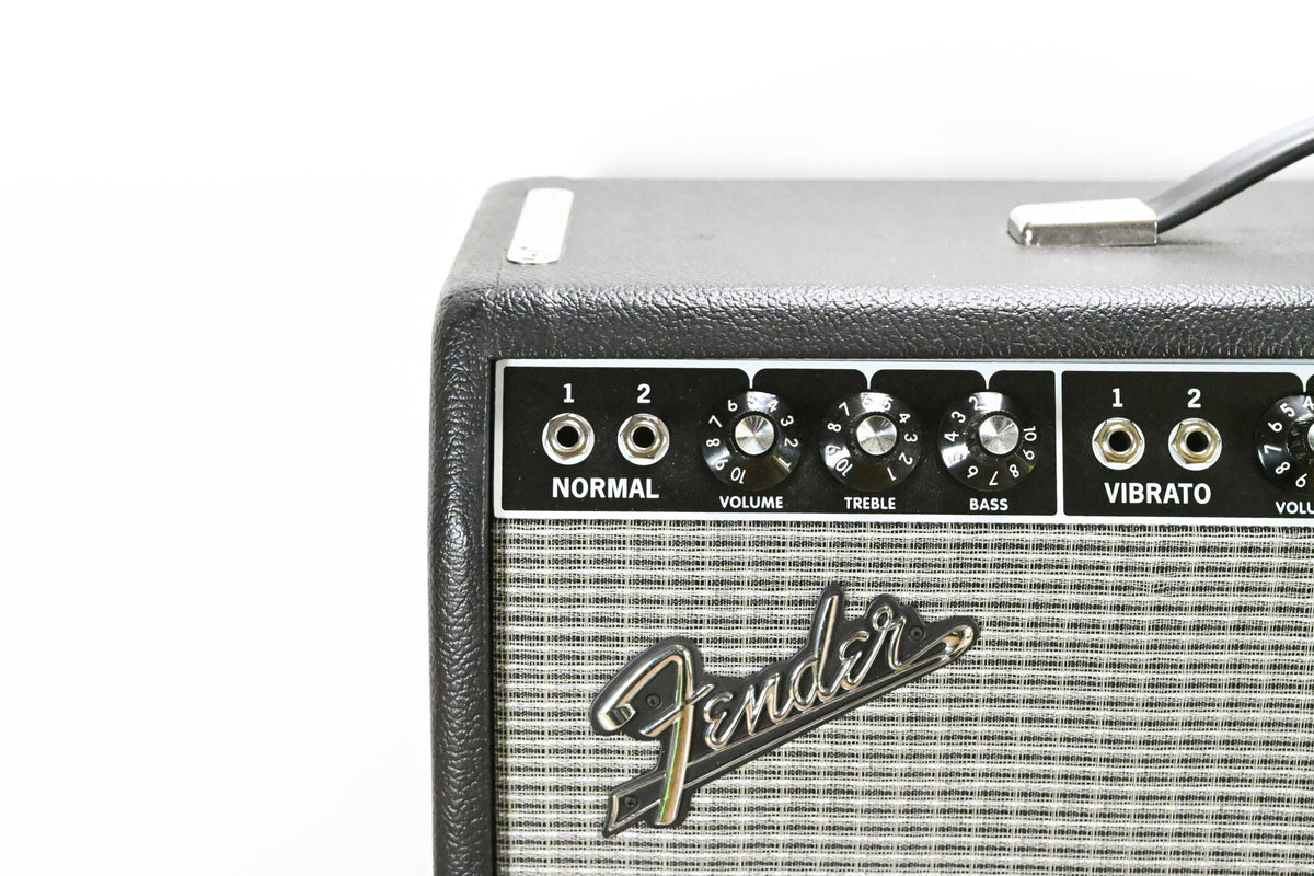 Fender '65 Deluxe Reverb Reissue 22W 1x12" Combo Amp w/ Footswitch
